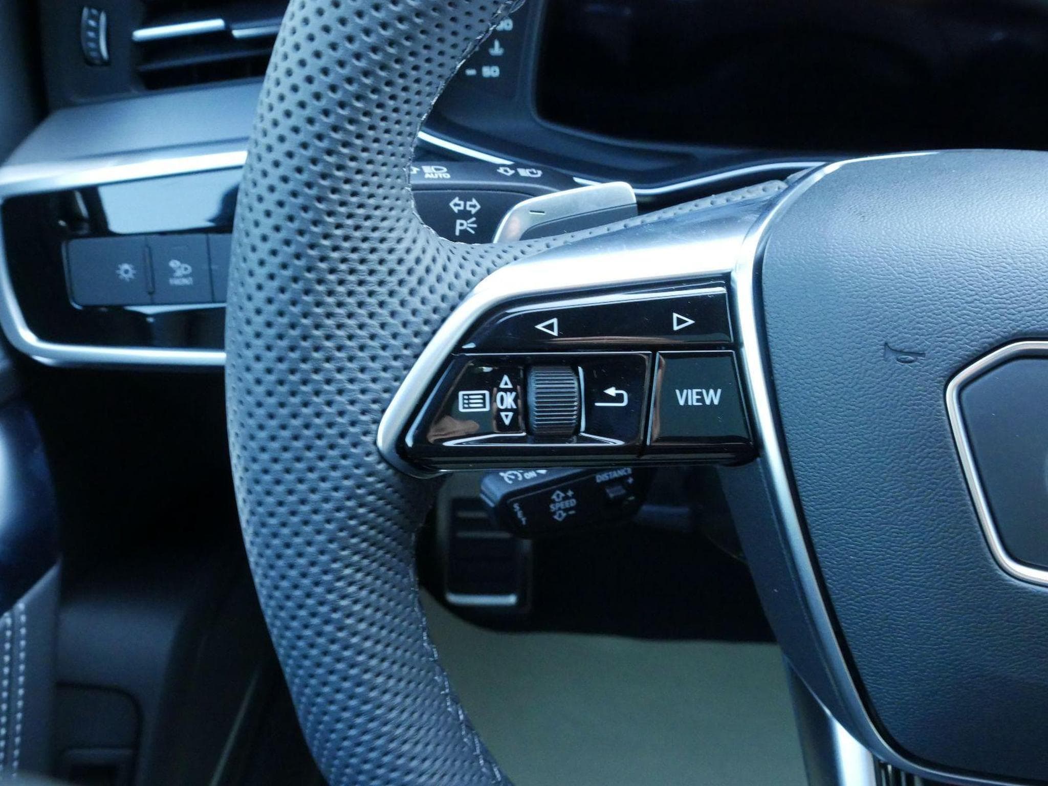 Audi S6 Avant TDI quattro (2024) - Foto 14
