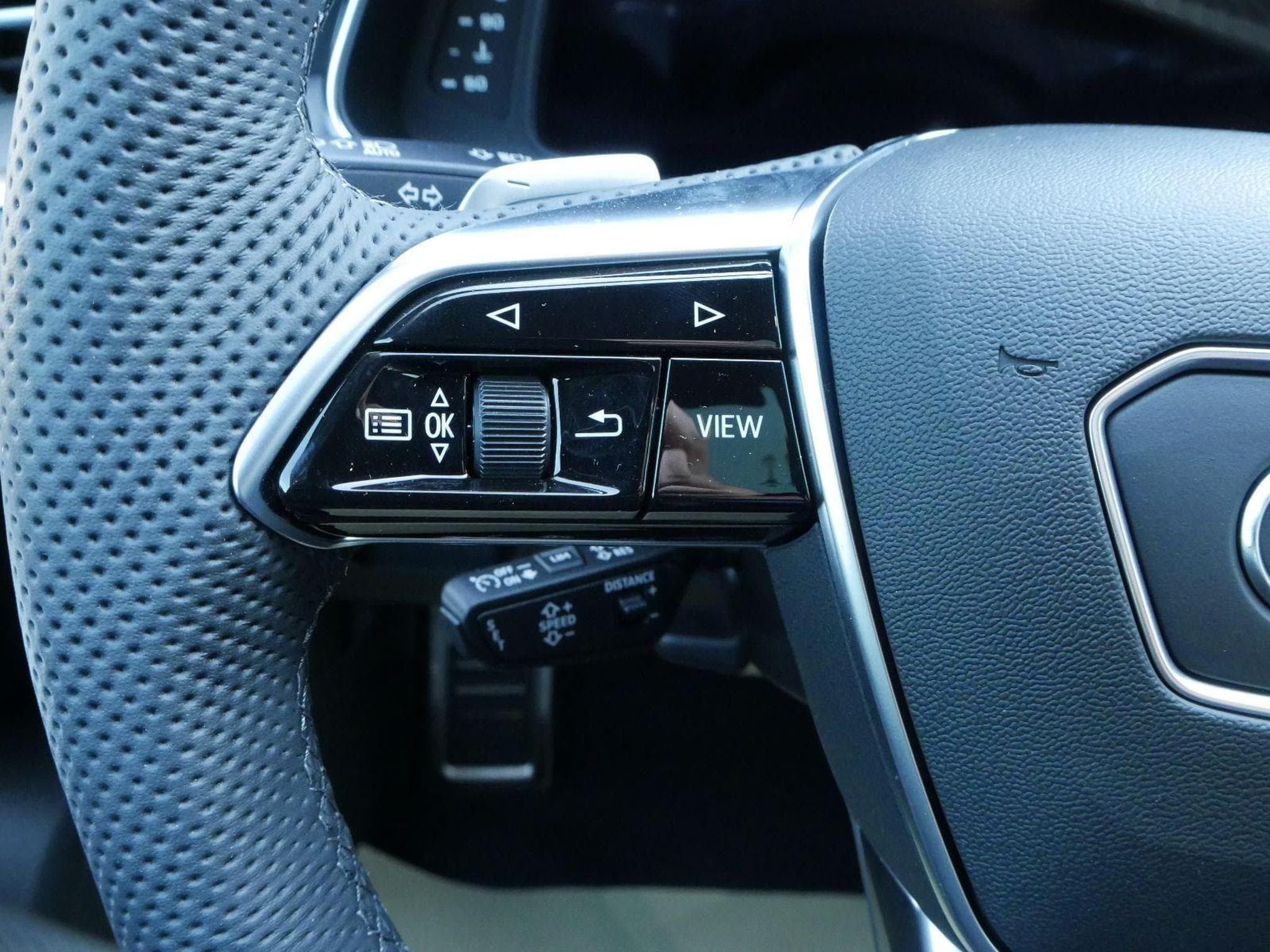 Audi S6 Avant TDI quattro (2024) - Foto 14