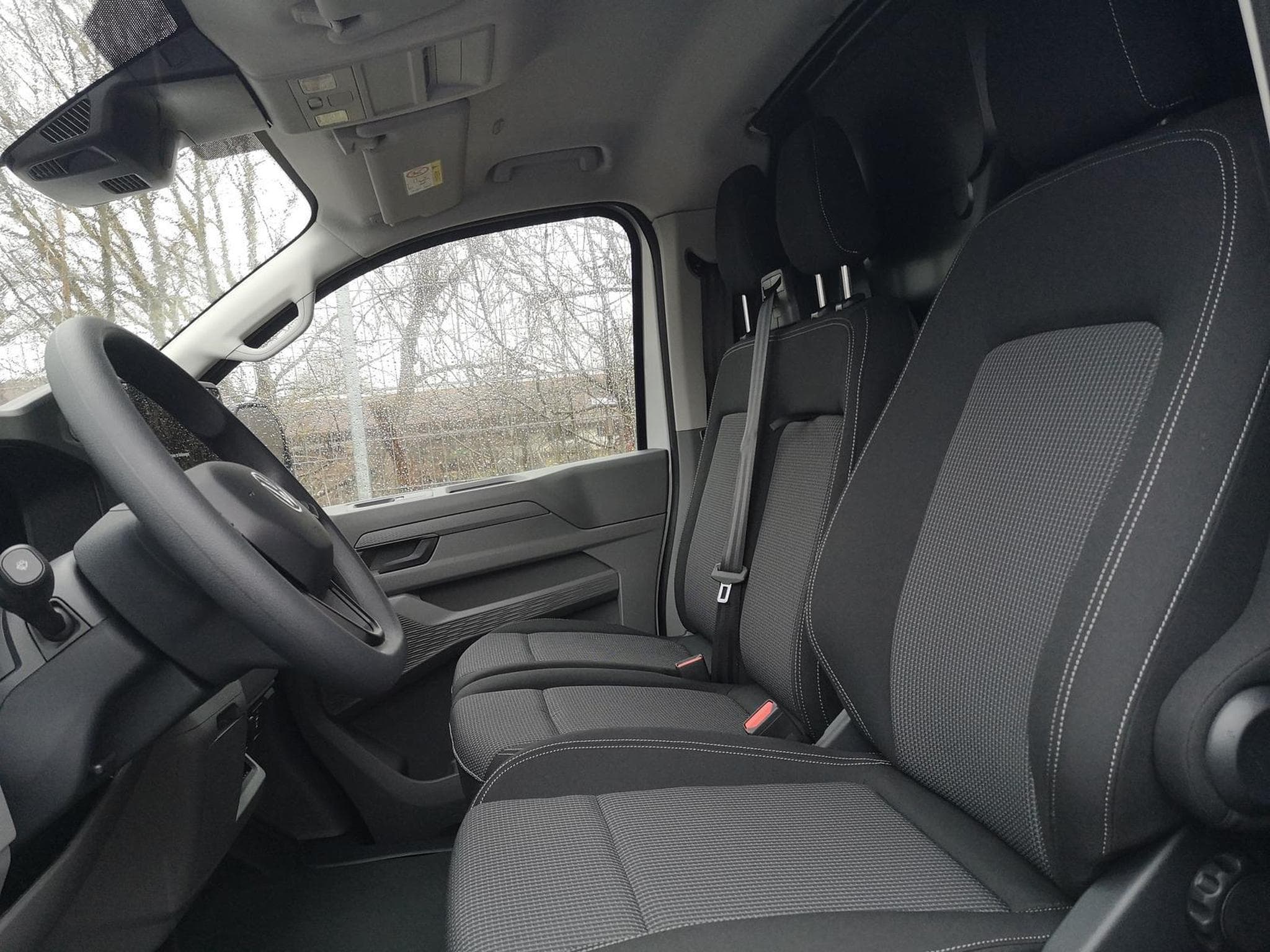 VW T7 BEV 100 kW RWD KR (2026) - Foto 7