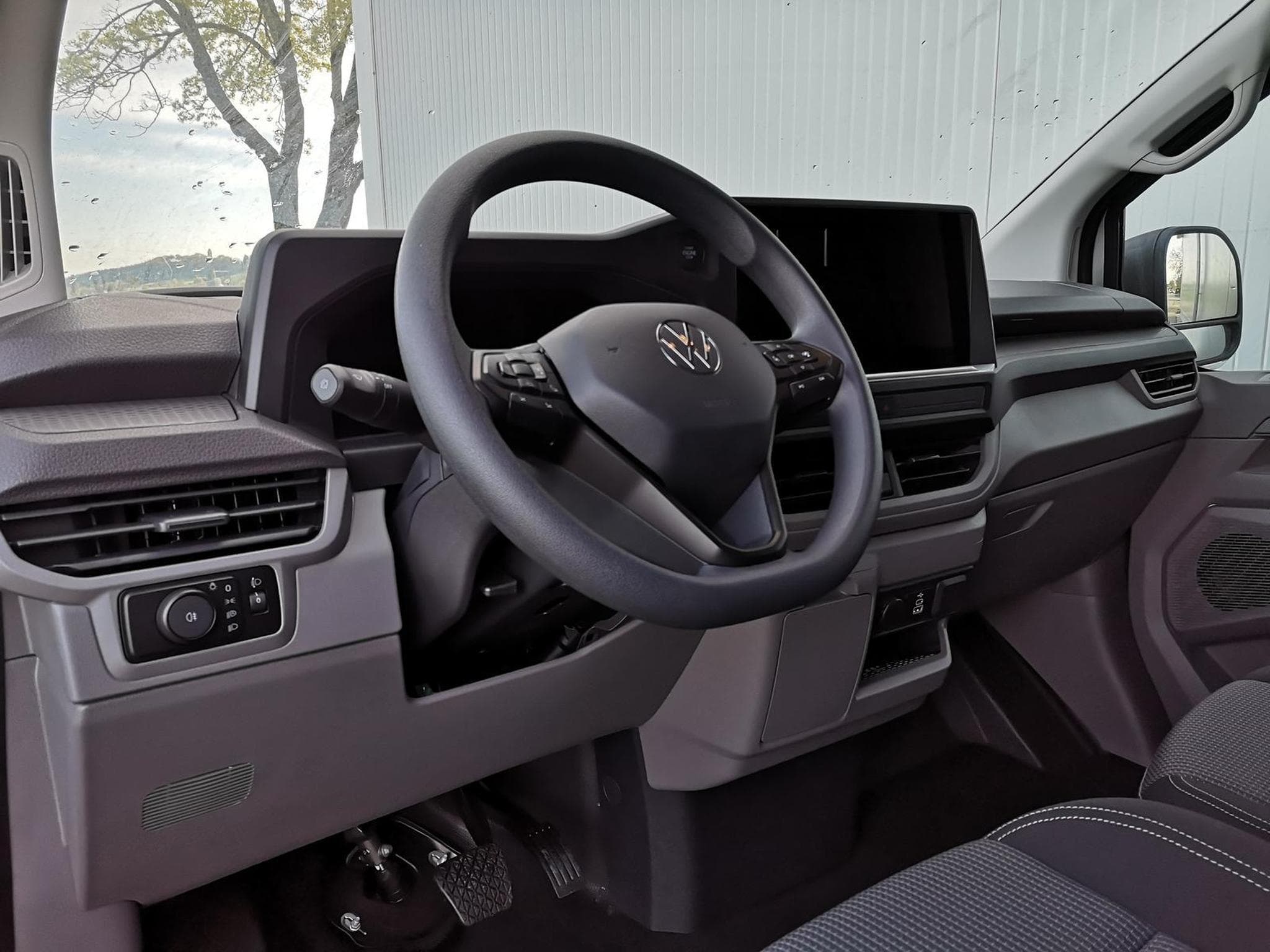 VW T7 BEV 100 kW RWD KR (2026) - Foto 6