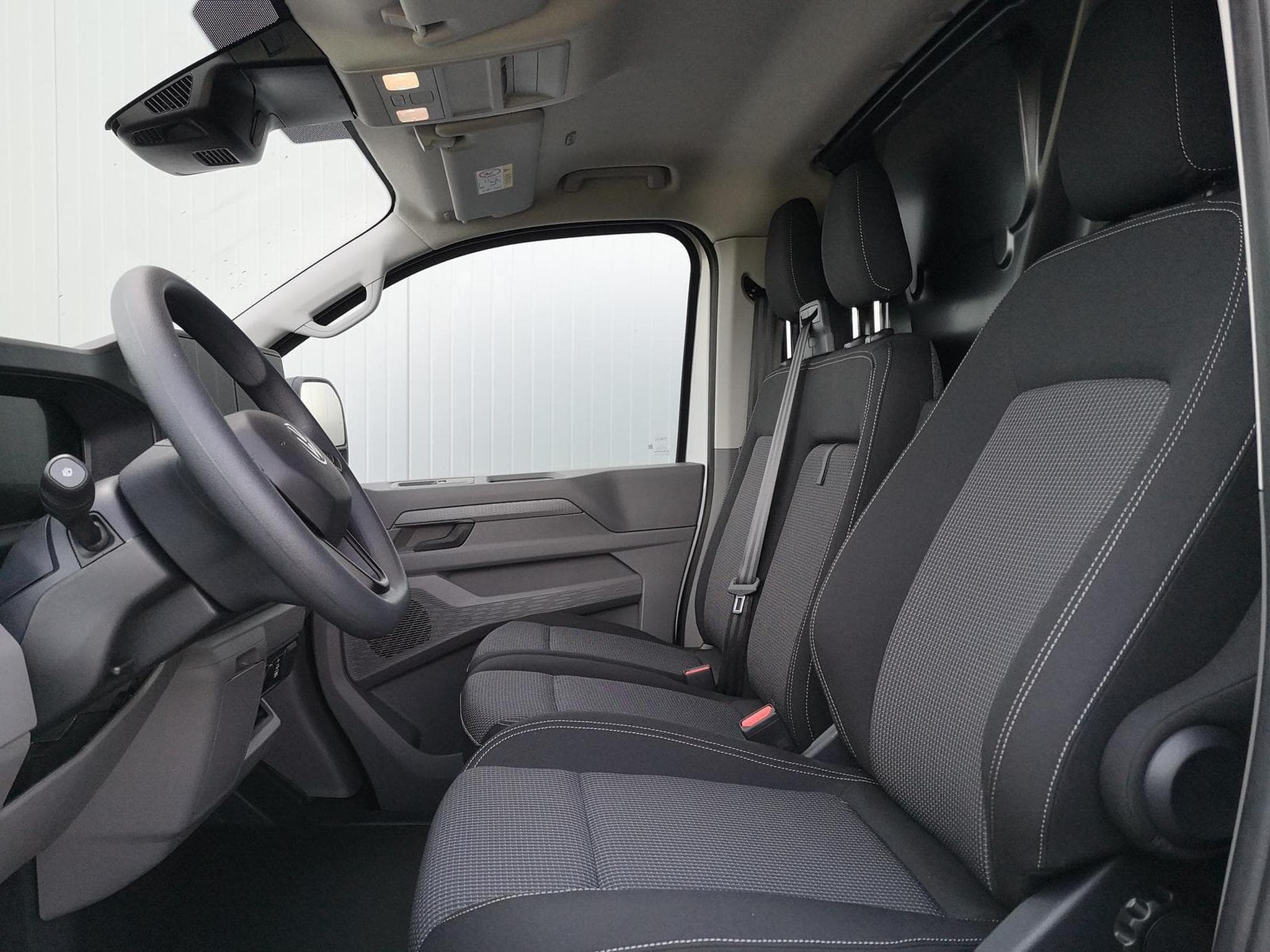 VW T7 BEV 100 kW RWD KR (2026) - Foto 7
