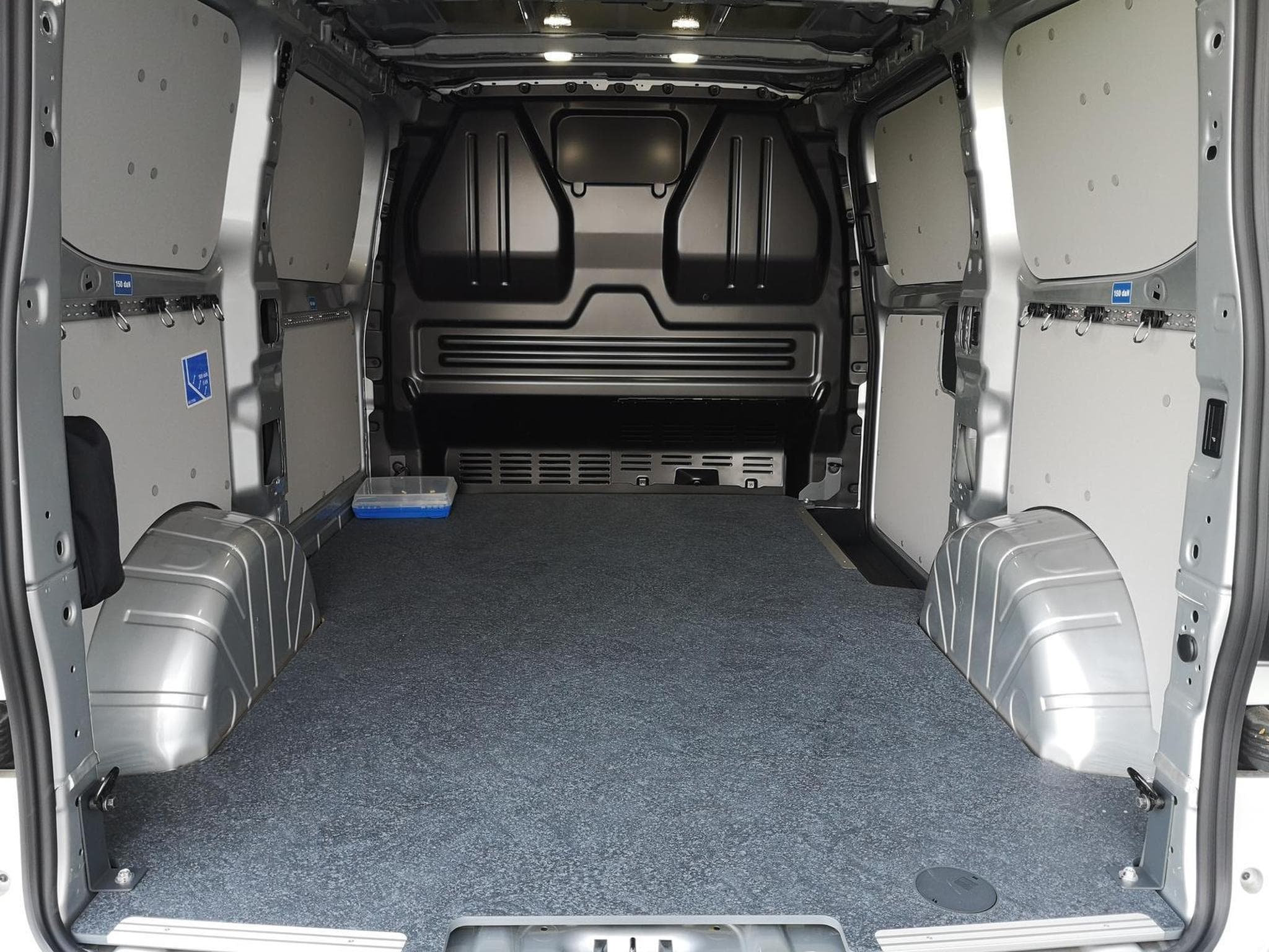 VW T7 BEV 100 kW RWD KR (2026) - Foto 8