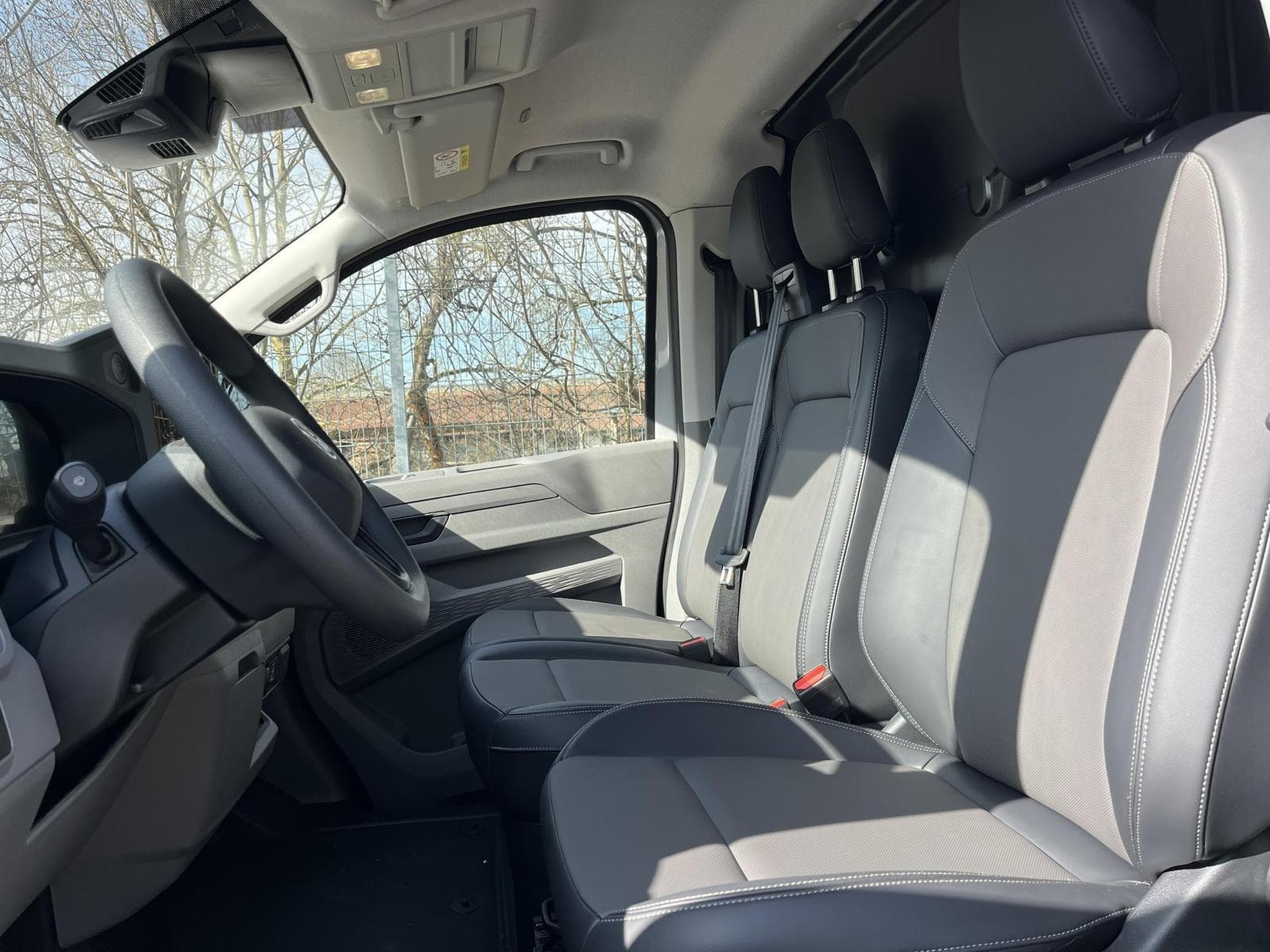 VW T7 BEV 100 kW RWD KR (2026) - Foto 7