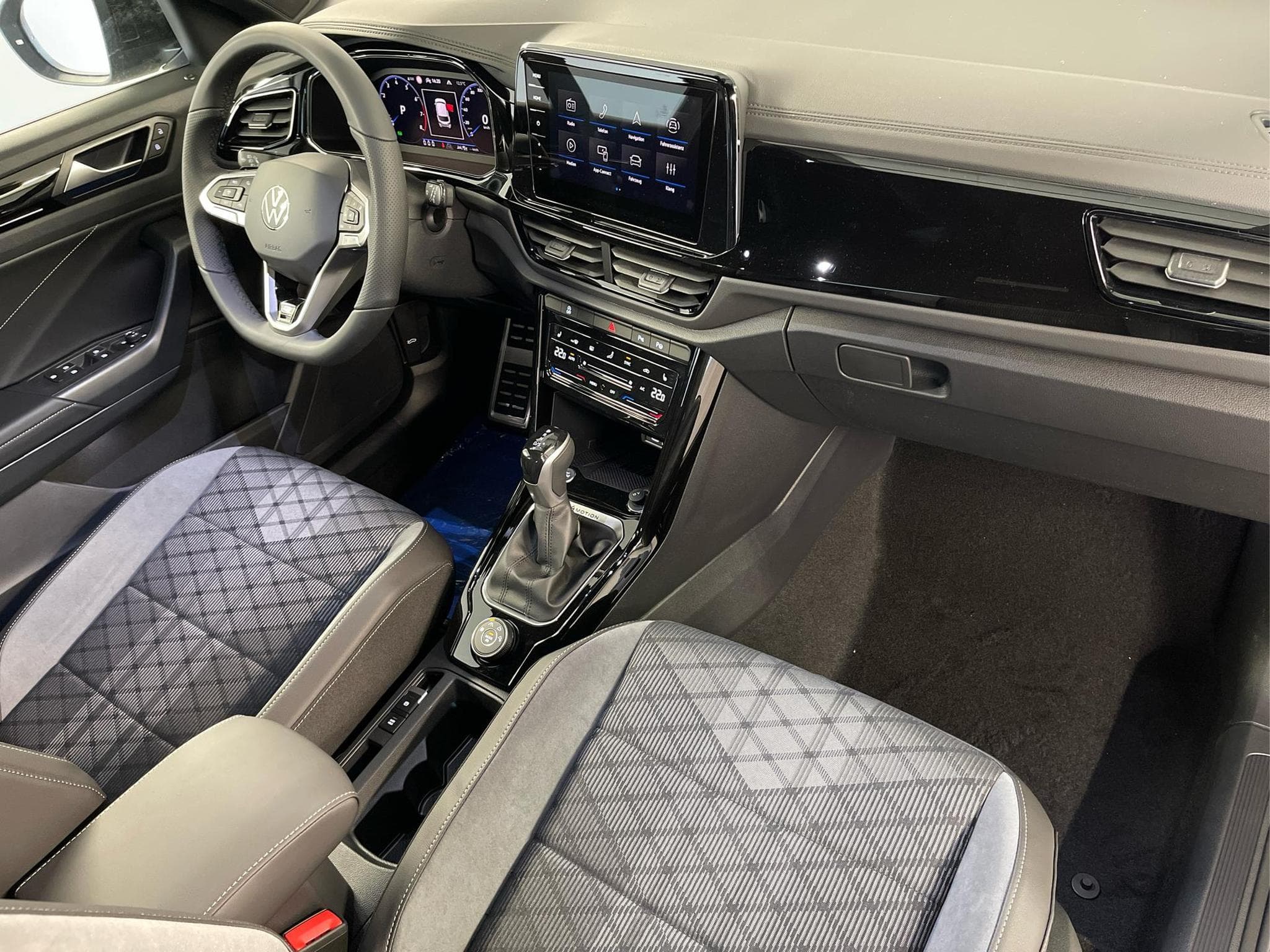 VW T-Roc R-Line (2025) - Foto 14