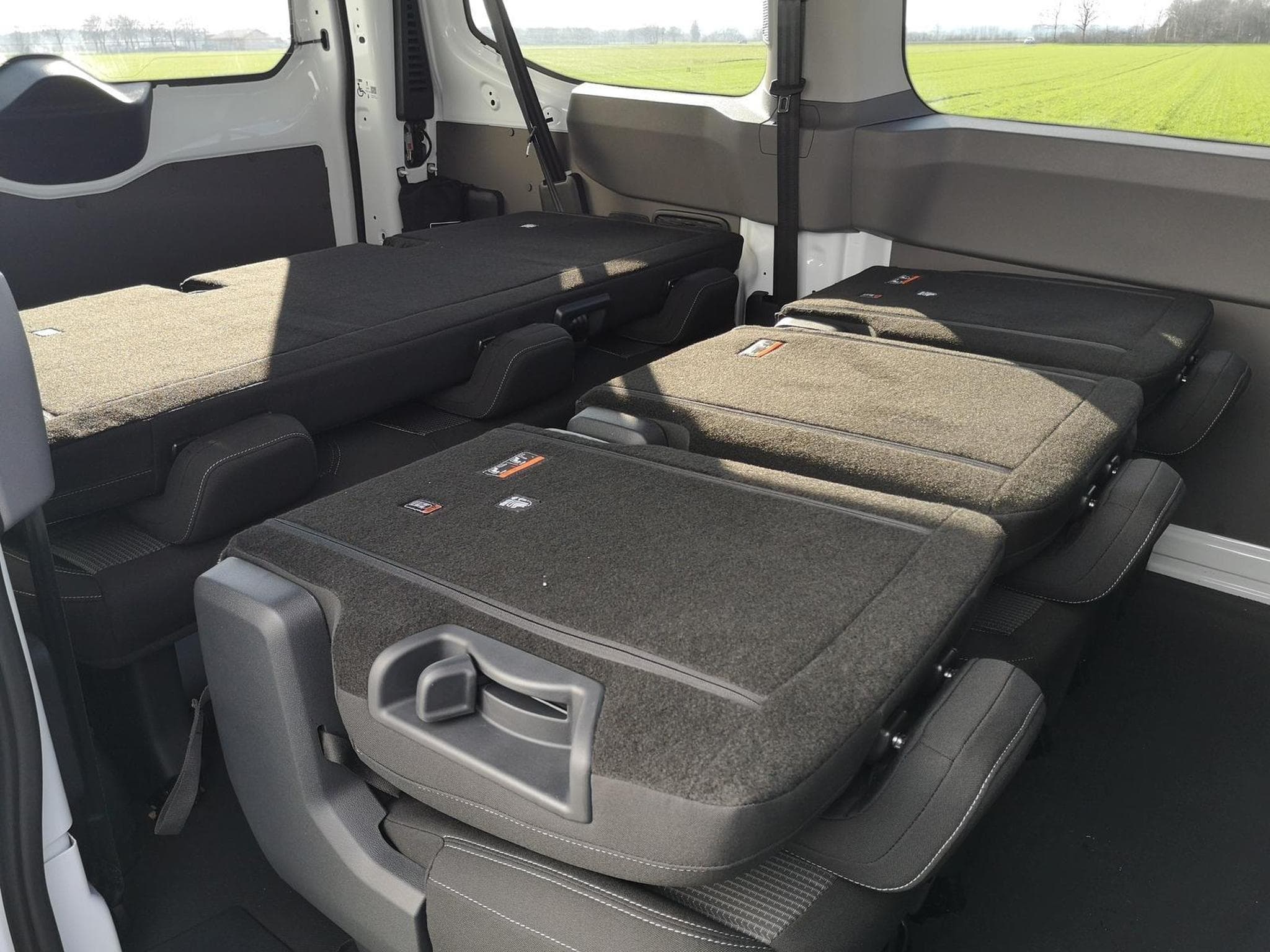 VW T7 2.0 TDI 110 kW KR (2026) - Foto 6