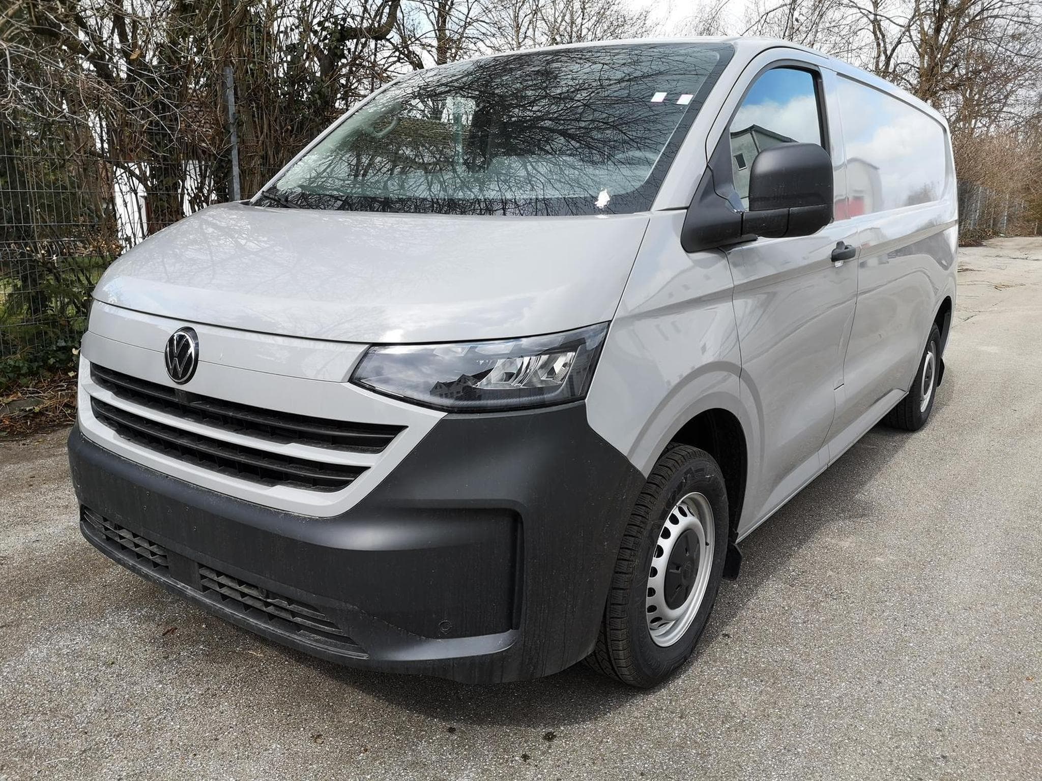 VW T7 BEV 100 kW RWD LR (2026) - Foto 1
