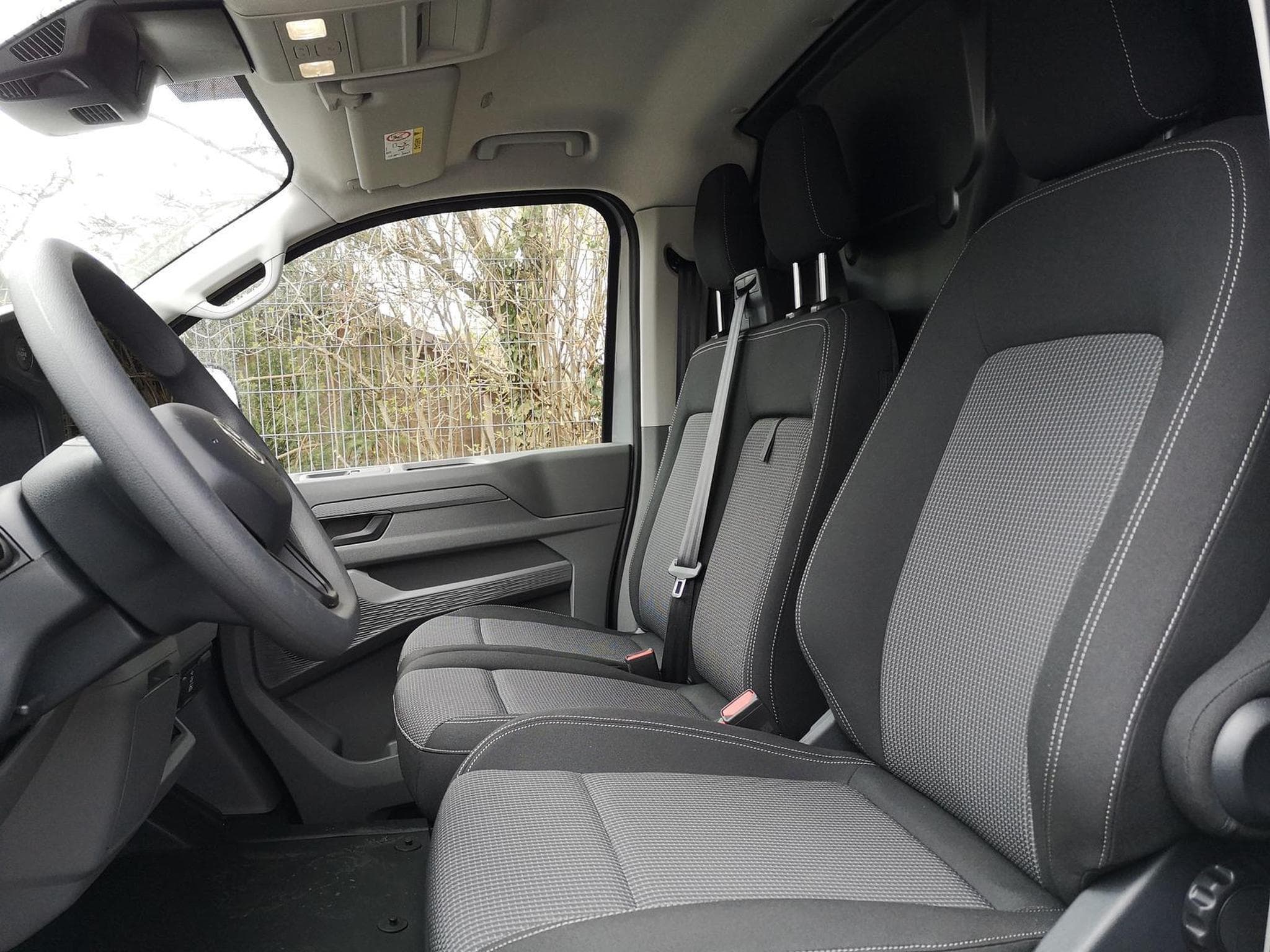 VW T7 BEV 100 kW RWD LR (2026) - Foto 7