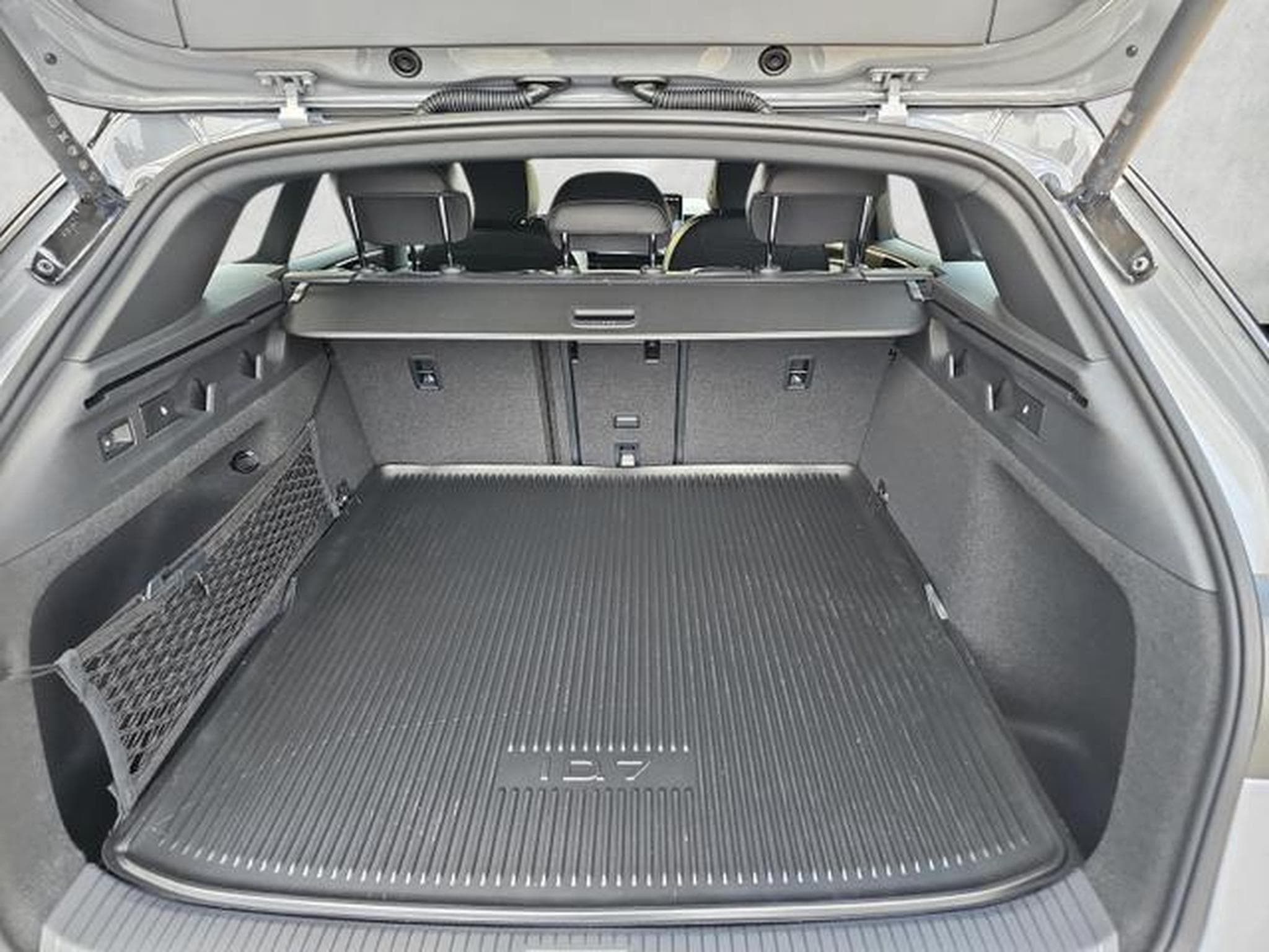 VW ID.7 Kombi Pro 210 (2026) - Foto 14