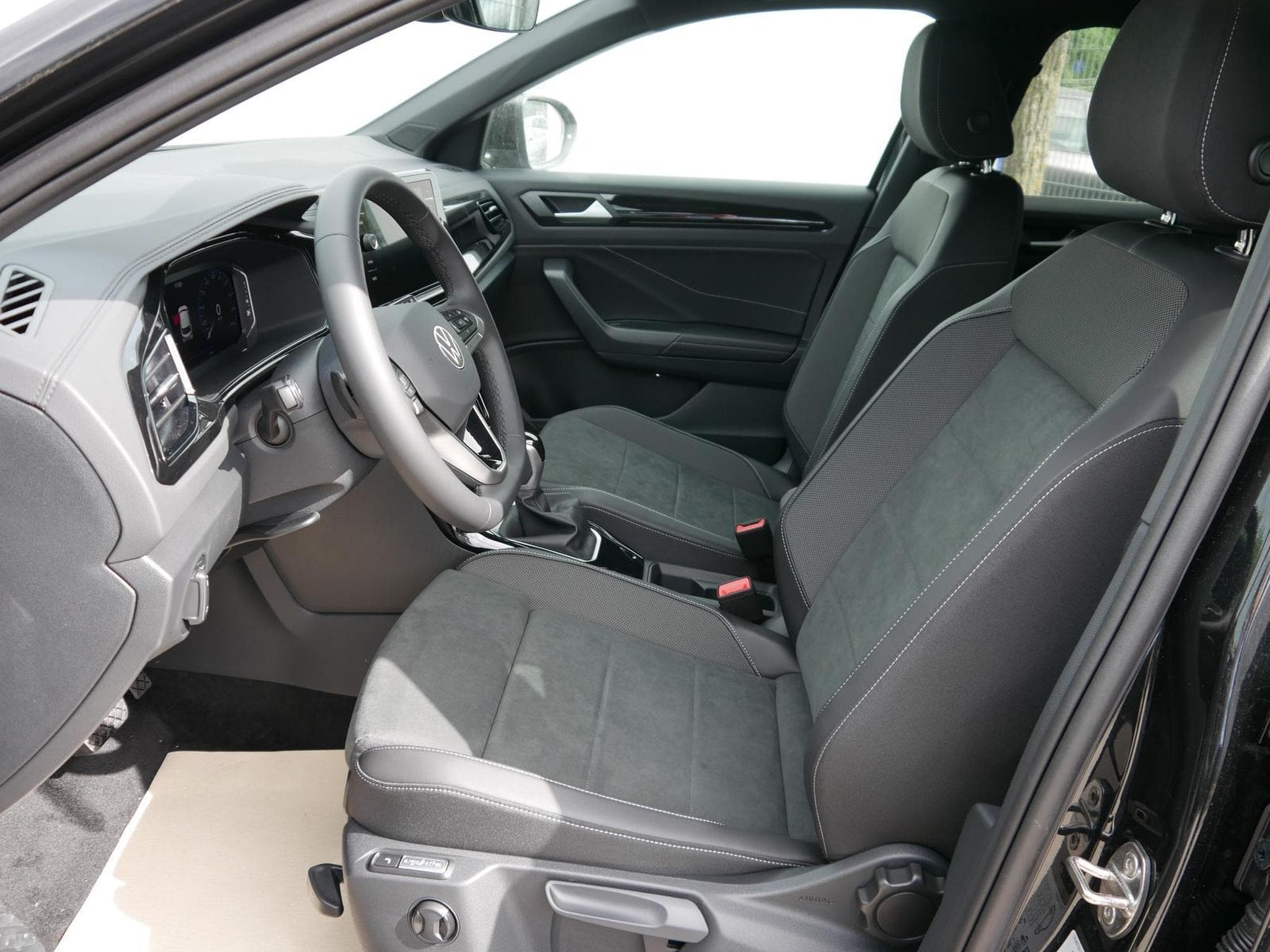 VW T-Roc black style (2026) - Foto 7