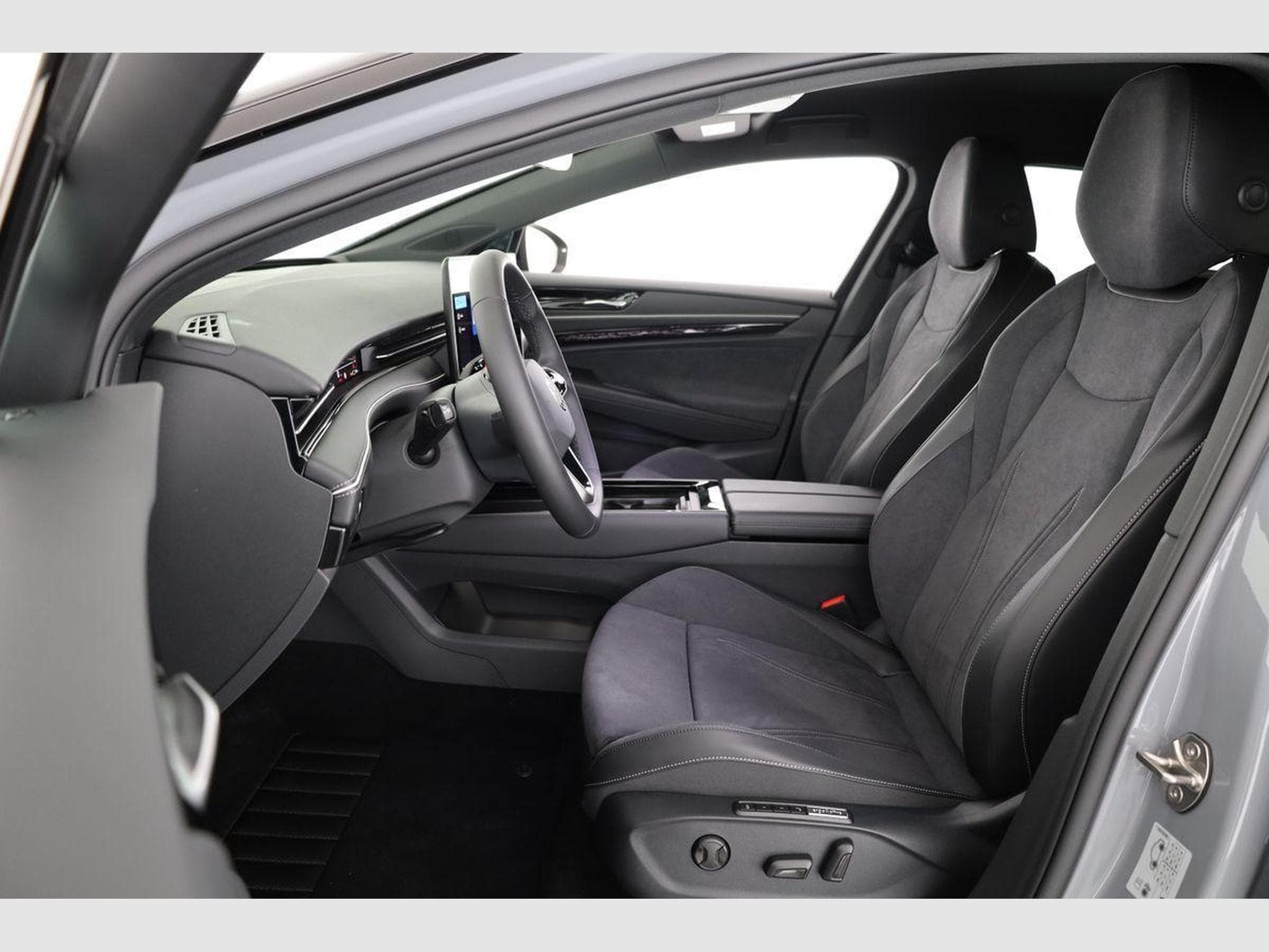 VW ID.7 Pro 210 kW (2026) - Foto 9