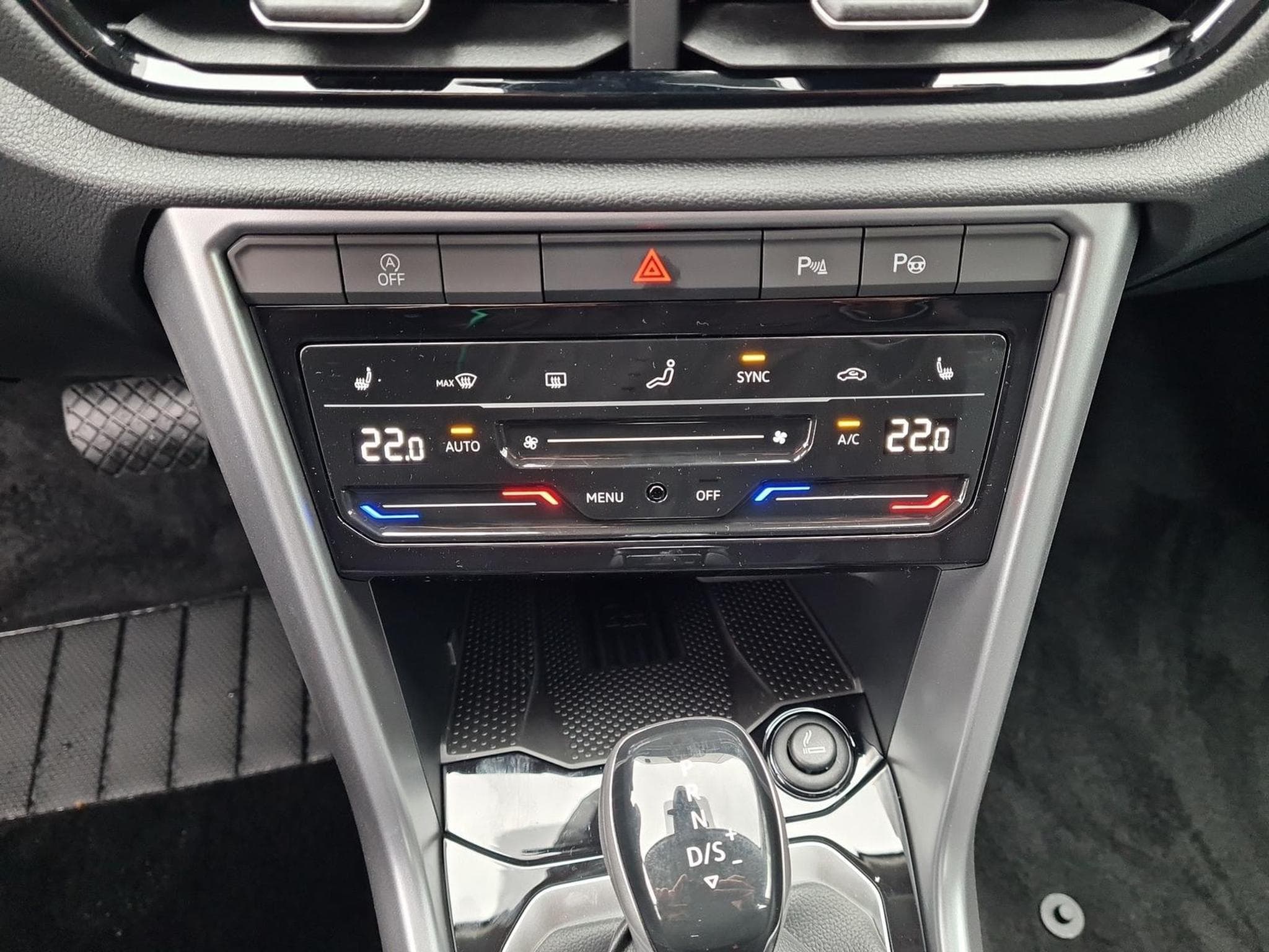 VW T-Roc LIFE (2026) - Foto 24