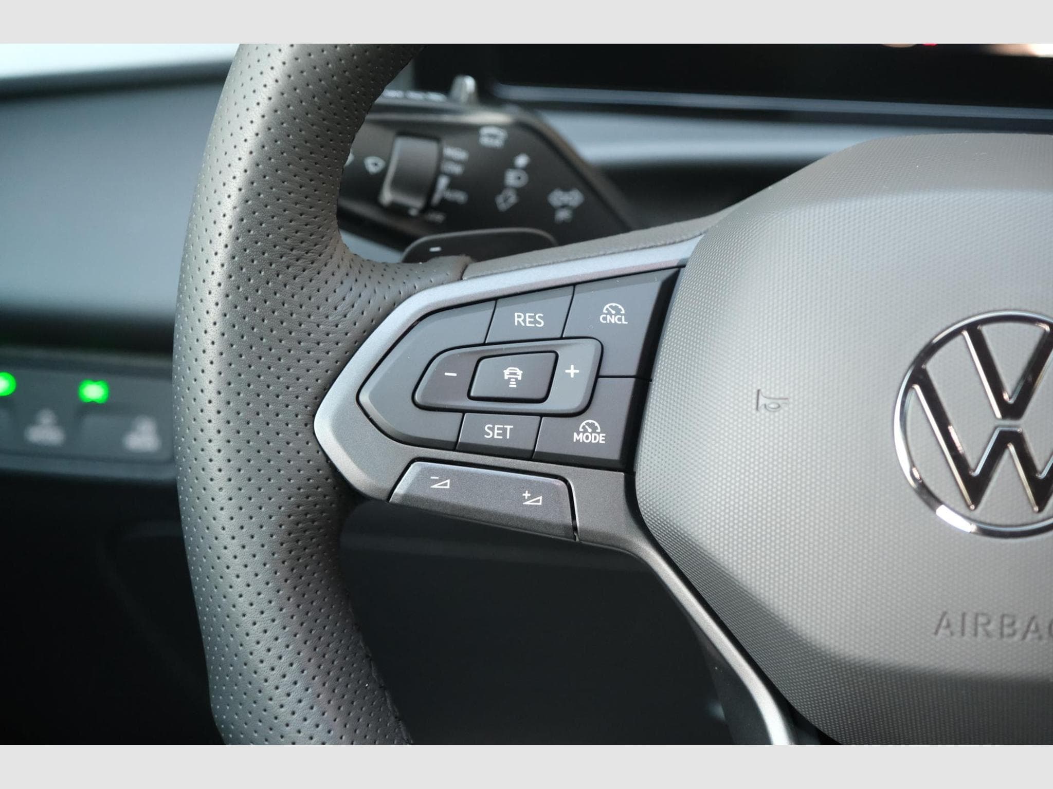 VW T-Roc 1.5 eTSI DSG (2026) - Photo 25