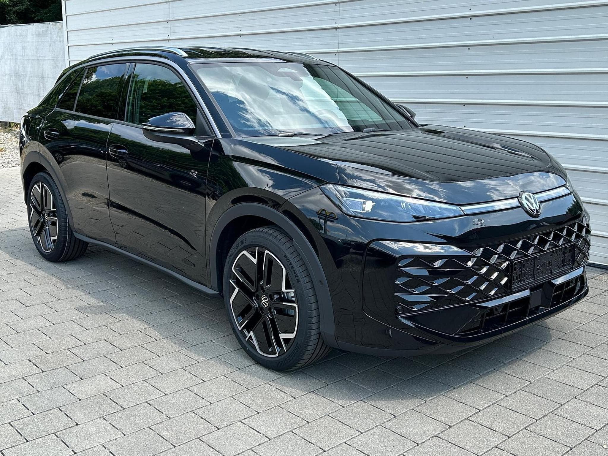 VW T-Roc R-Line (2026) - Photo 1