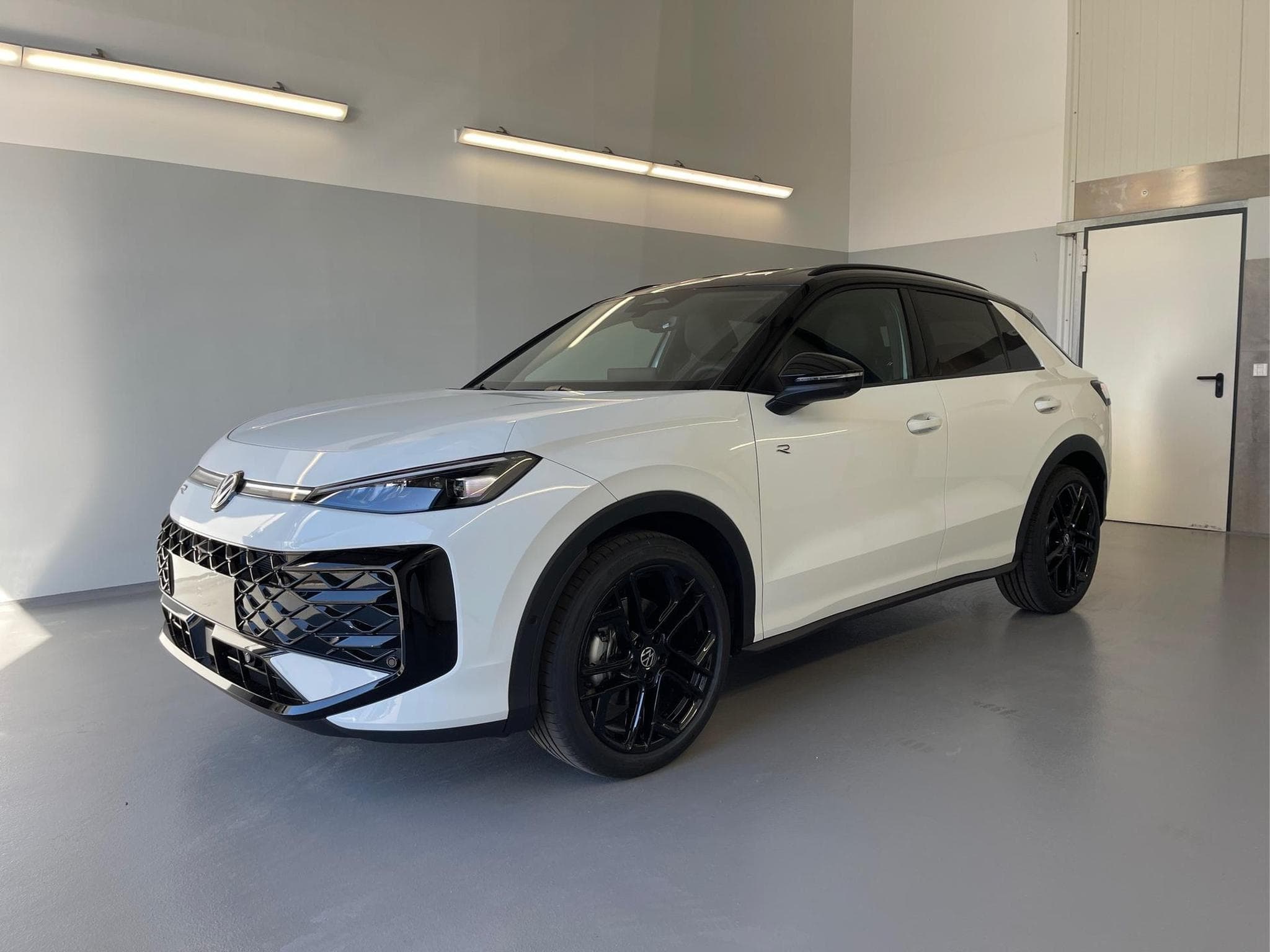 VW T-Roc NEU R-Line (2026) - Photo 1