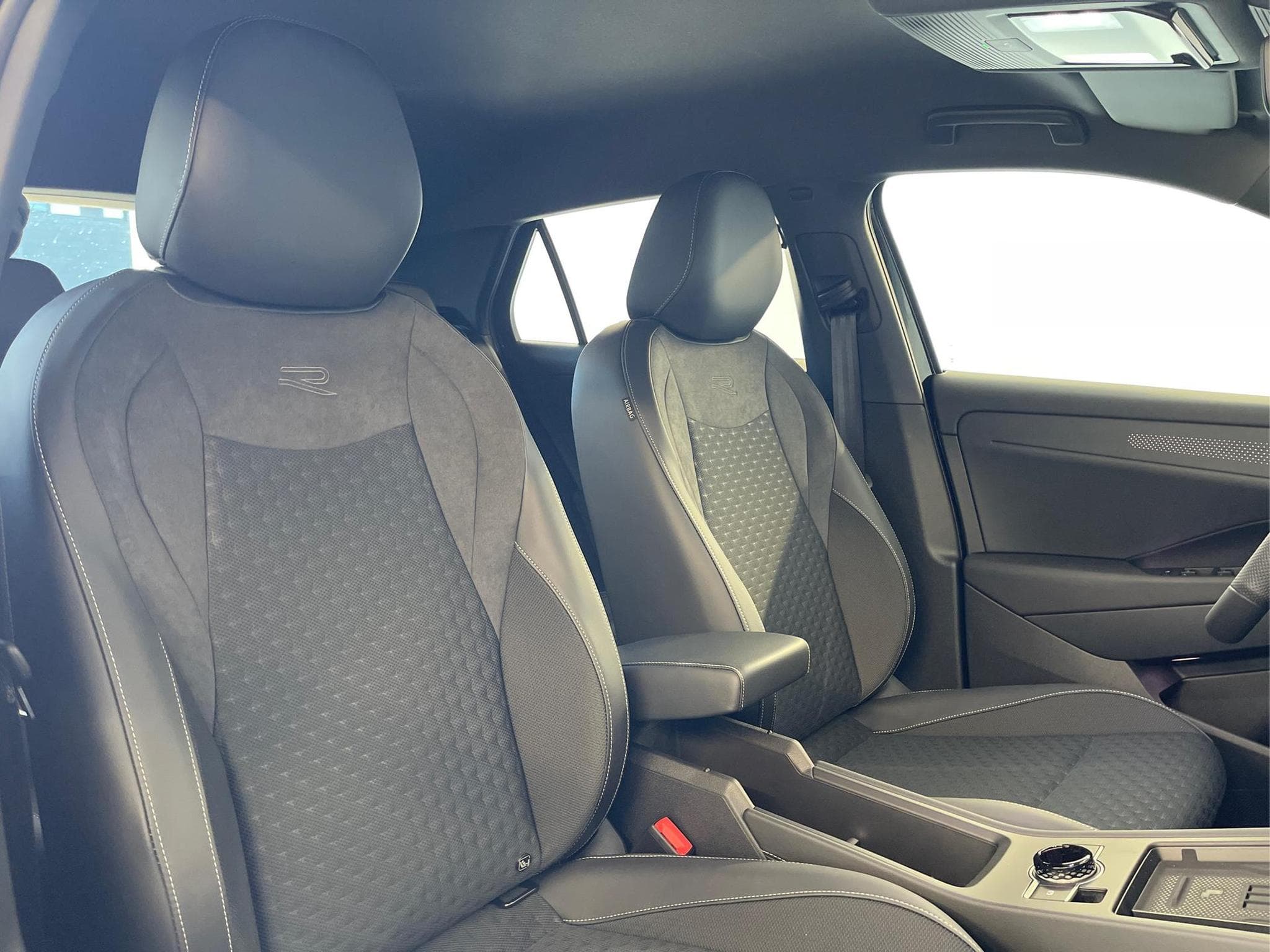 VW T-Roc NEU R-Line (2026) - Photo 14