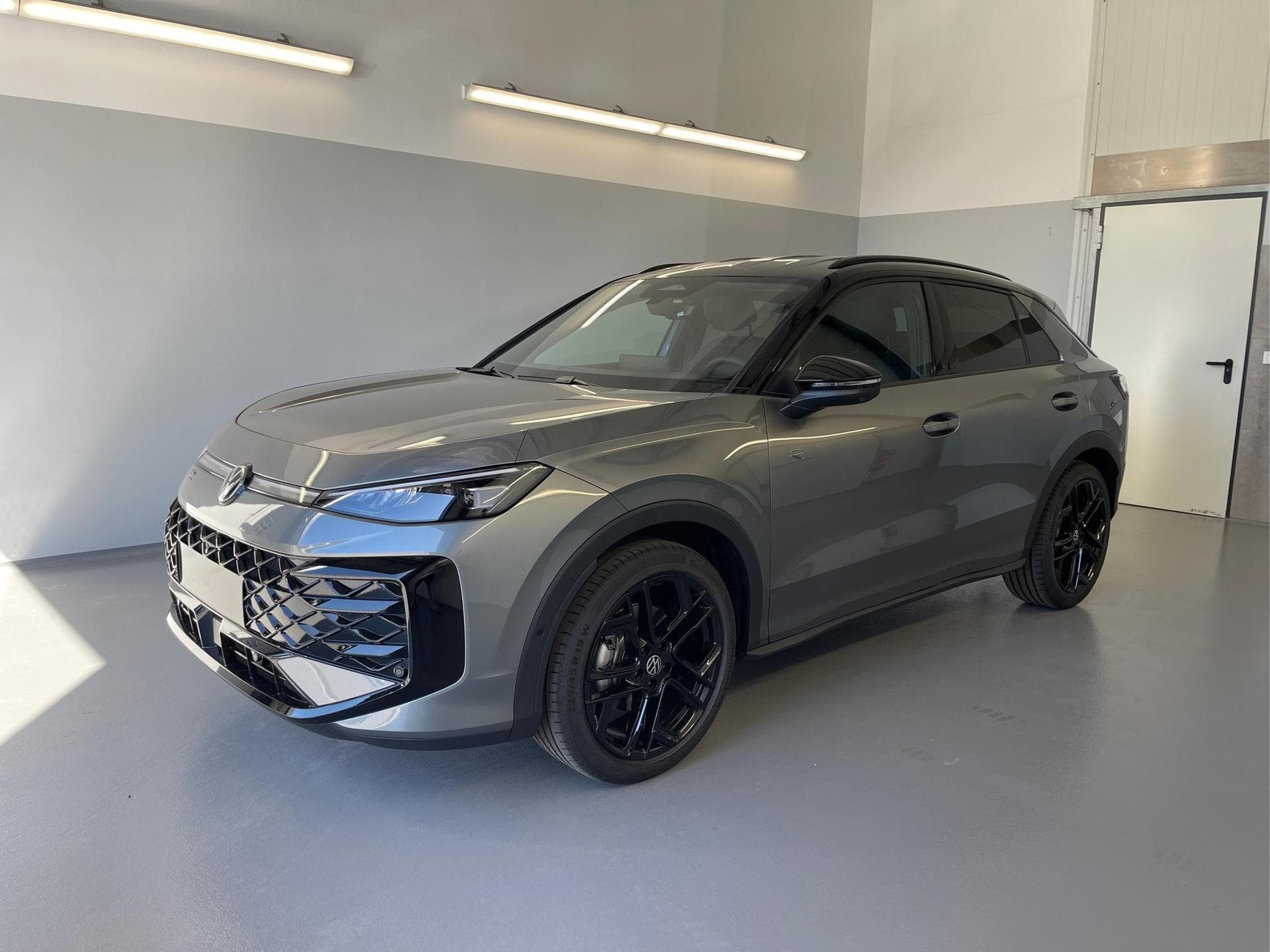 VW T-Roc NEU R-Line (2026) - Photo 1