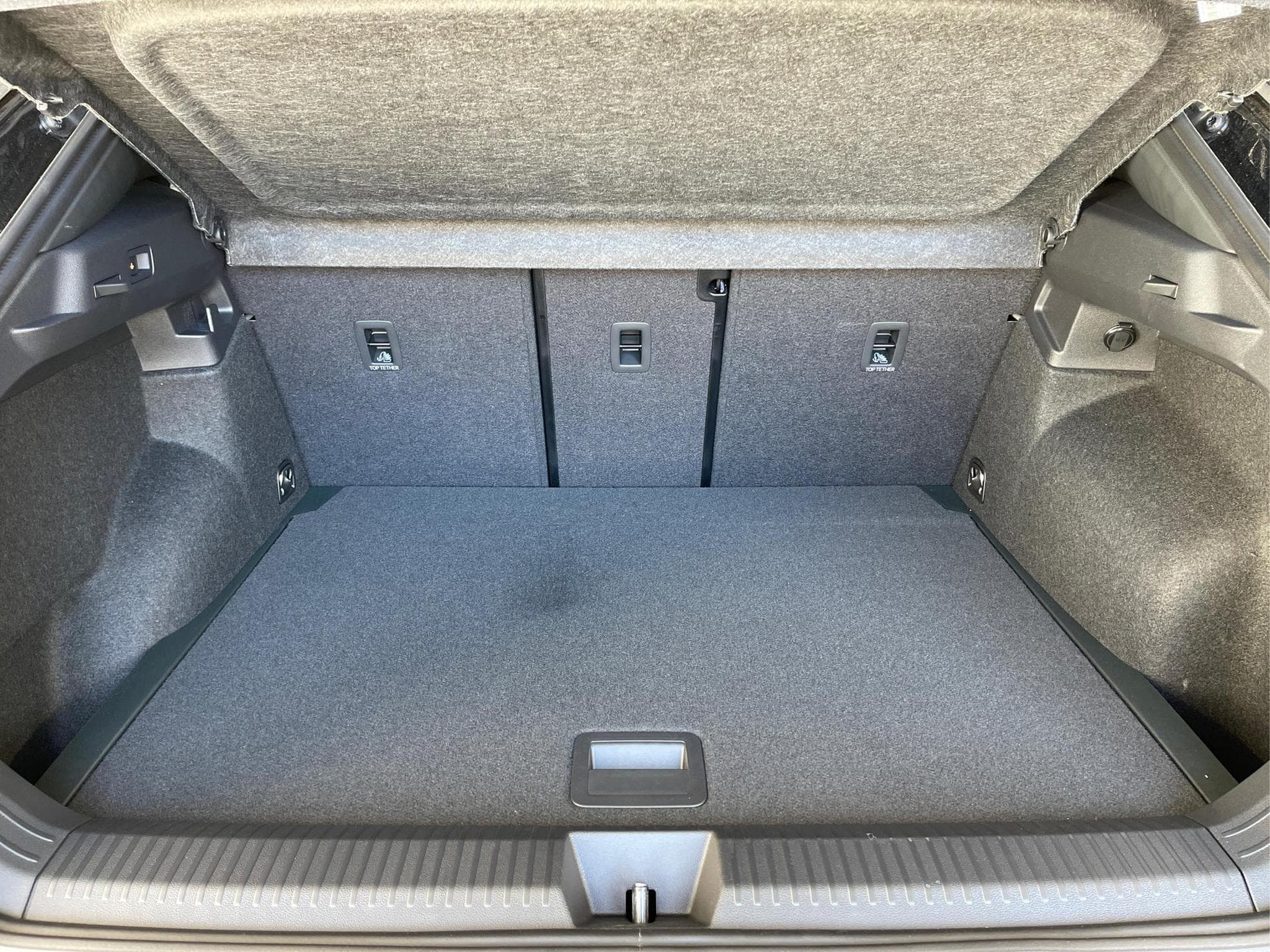 VW T-Roc NEU R-Line (2026) - Photo 18