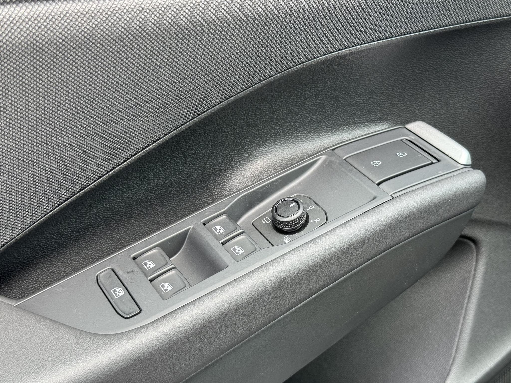 VW T-Roc T-Roc (2026) - Photo 24