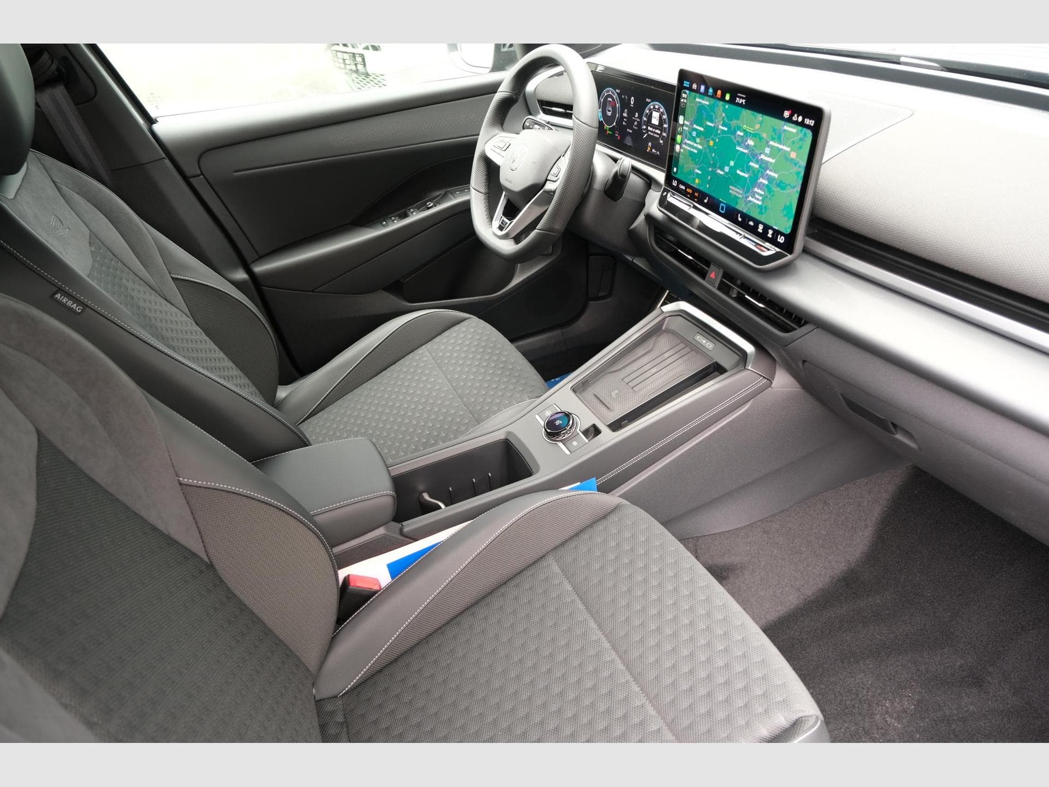 VW T-Roc 1.5 eTSI DSG (2026) - Photo 23