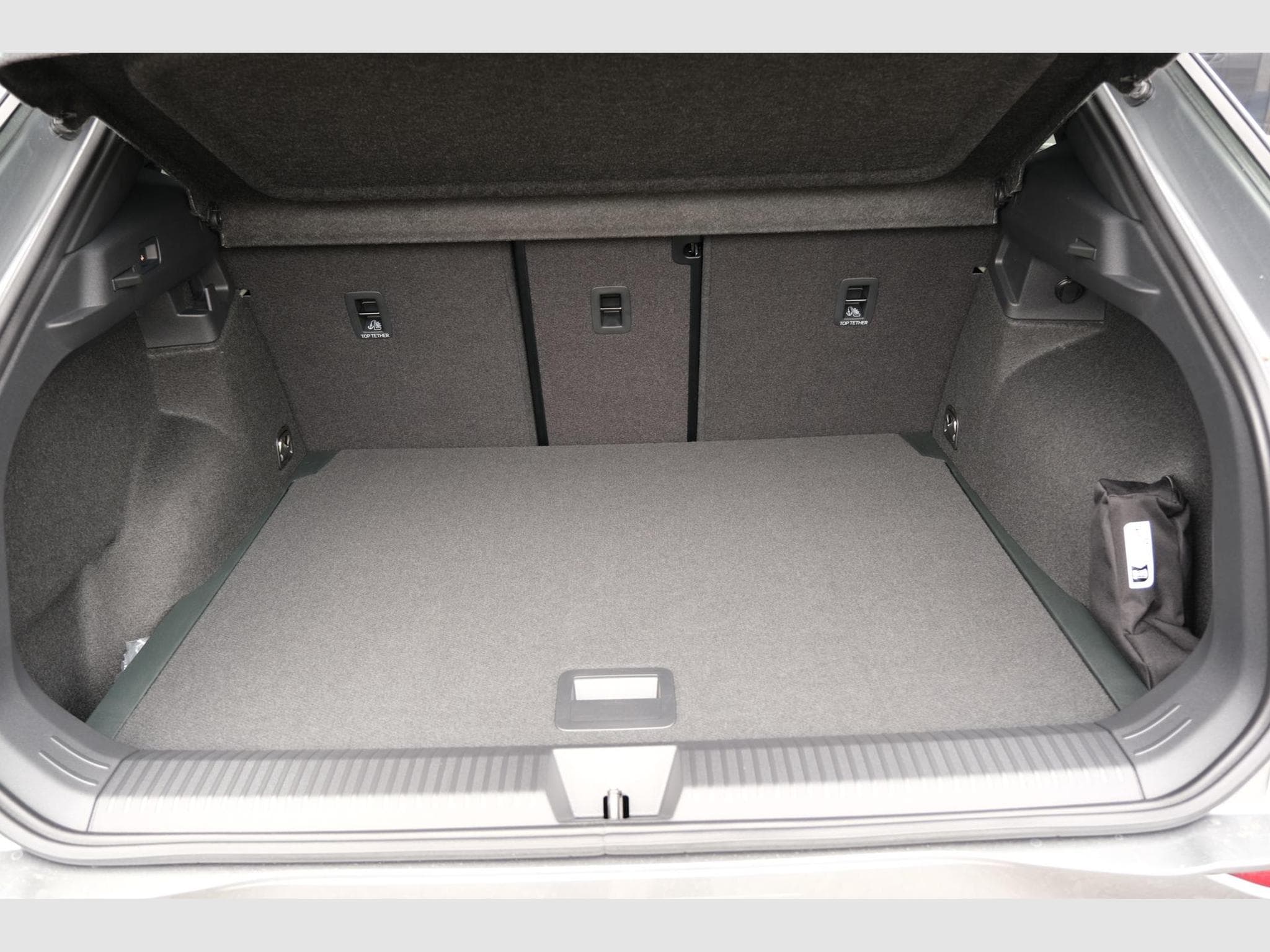 VW T-Roc 1.5 eTSI DSG (2026) - Photo 7