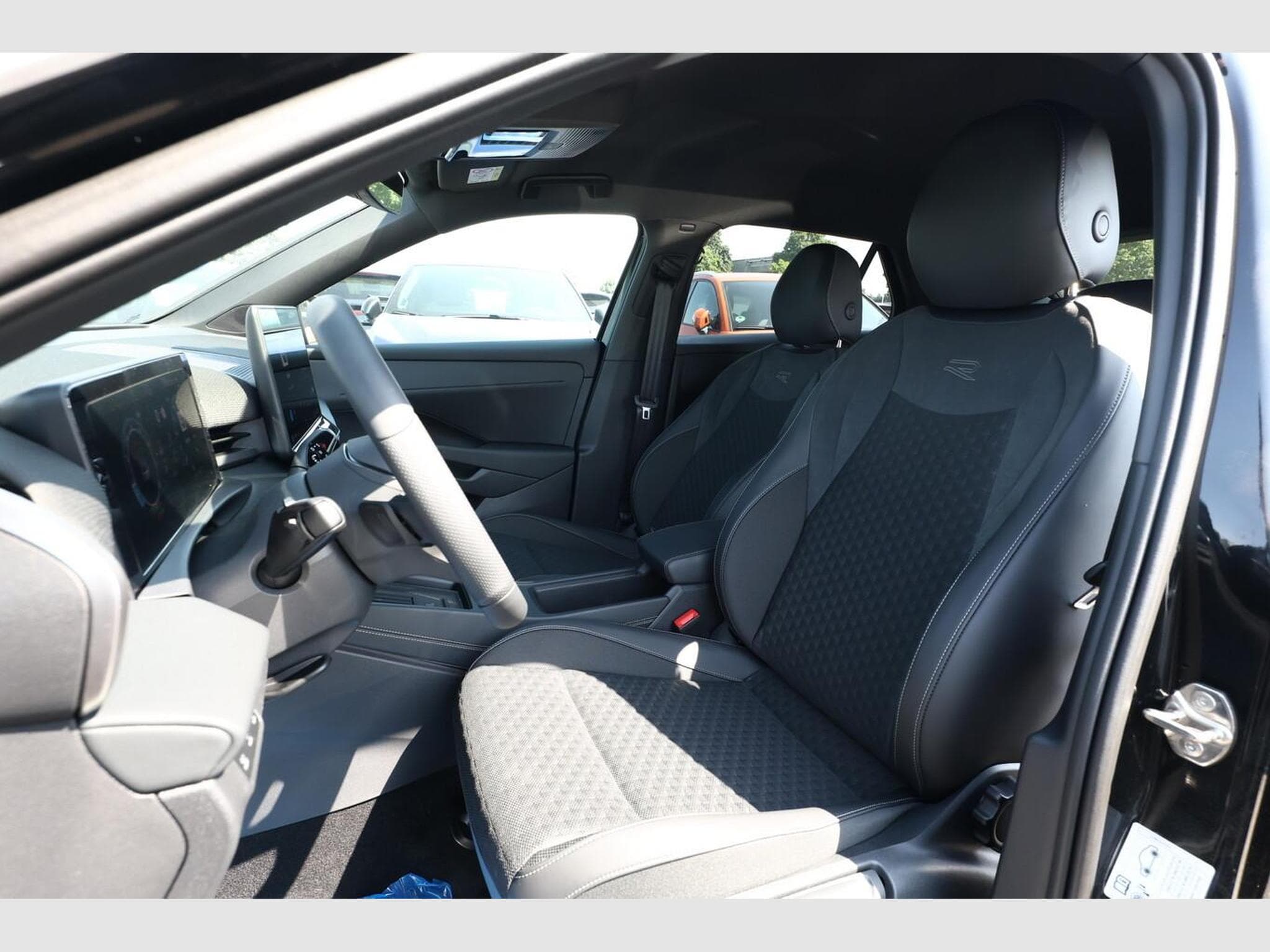 VW T-Roc R-Line (2026) - Photo 6