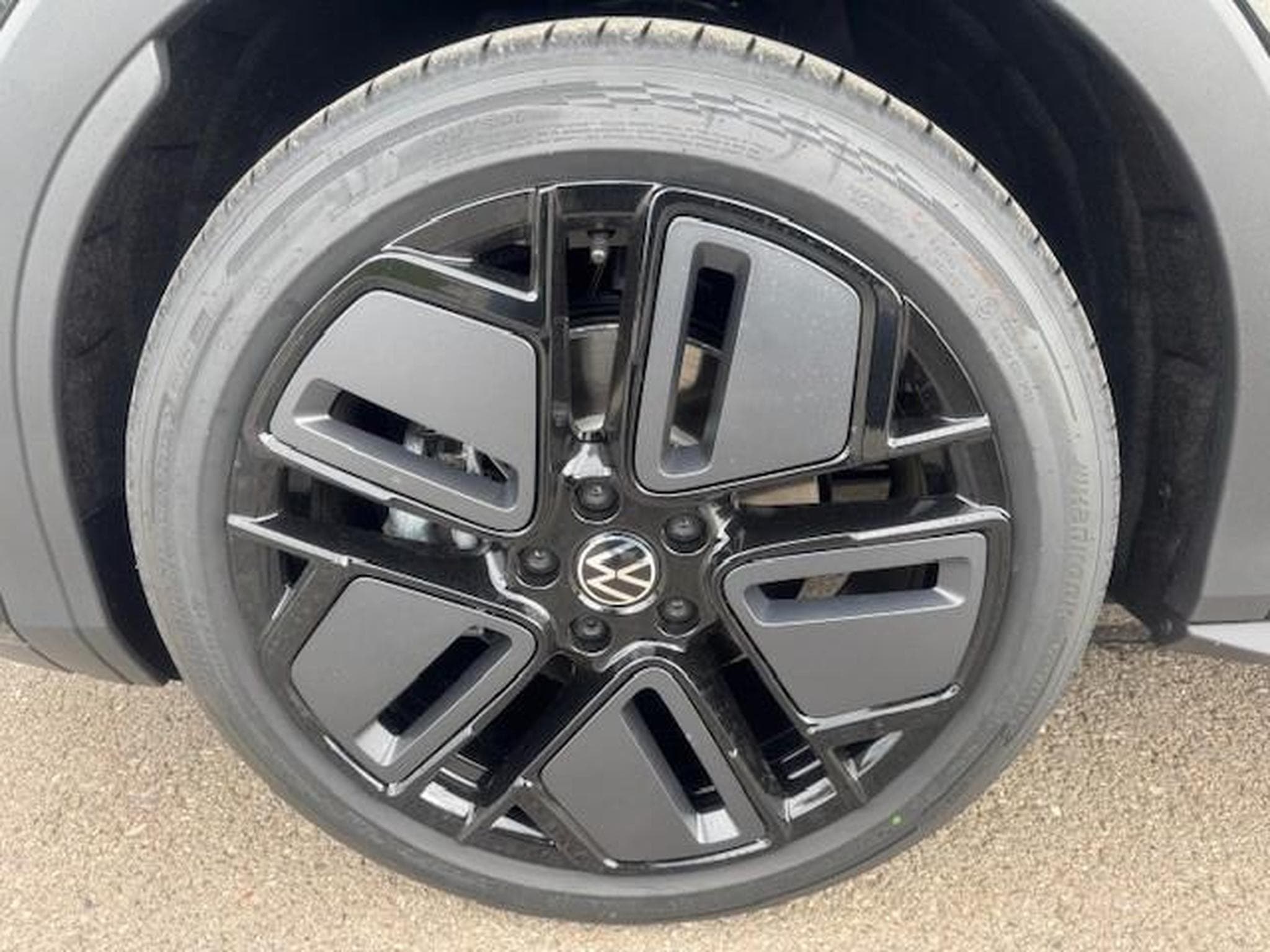 VW T-Roc 1.5 eTSI 110 kW R-Line (2026) - Photo 3