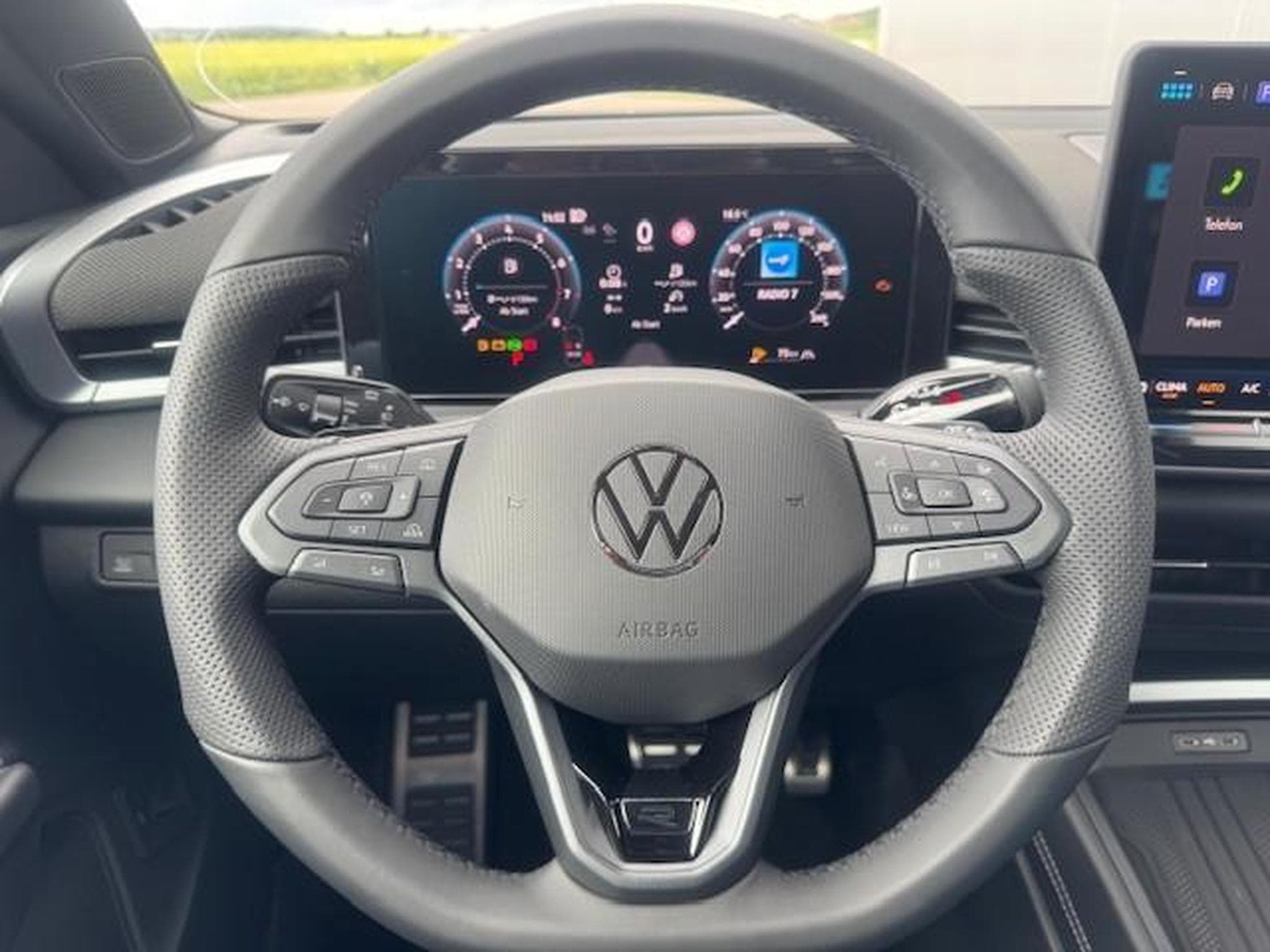 VW T-Roc 1.5 eTSI 110 kW R-Line (2026) - Photo 4