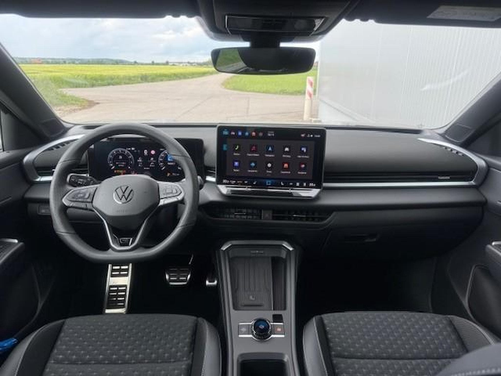 VW T-Roc 1.5 eTSI 110 kW R-Line (2026) - Photo 5