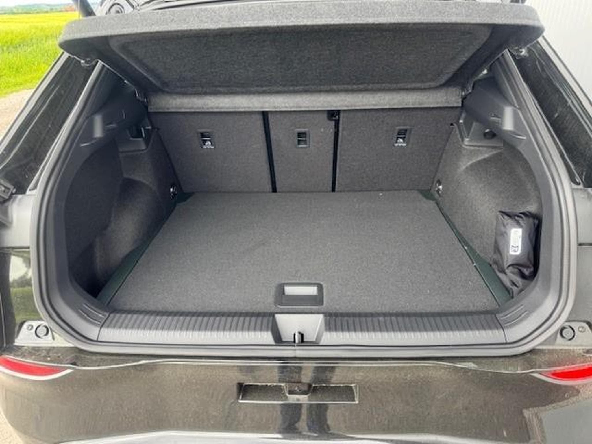 VW T-Roc 1.5 eTSI 110 kW R-Line (2026) - Photo 8