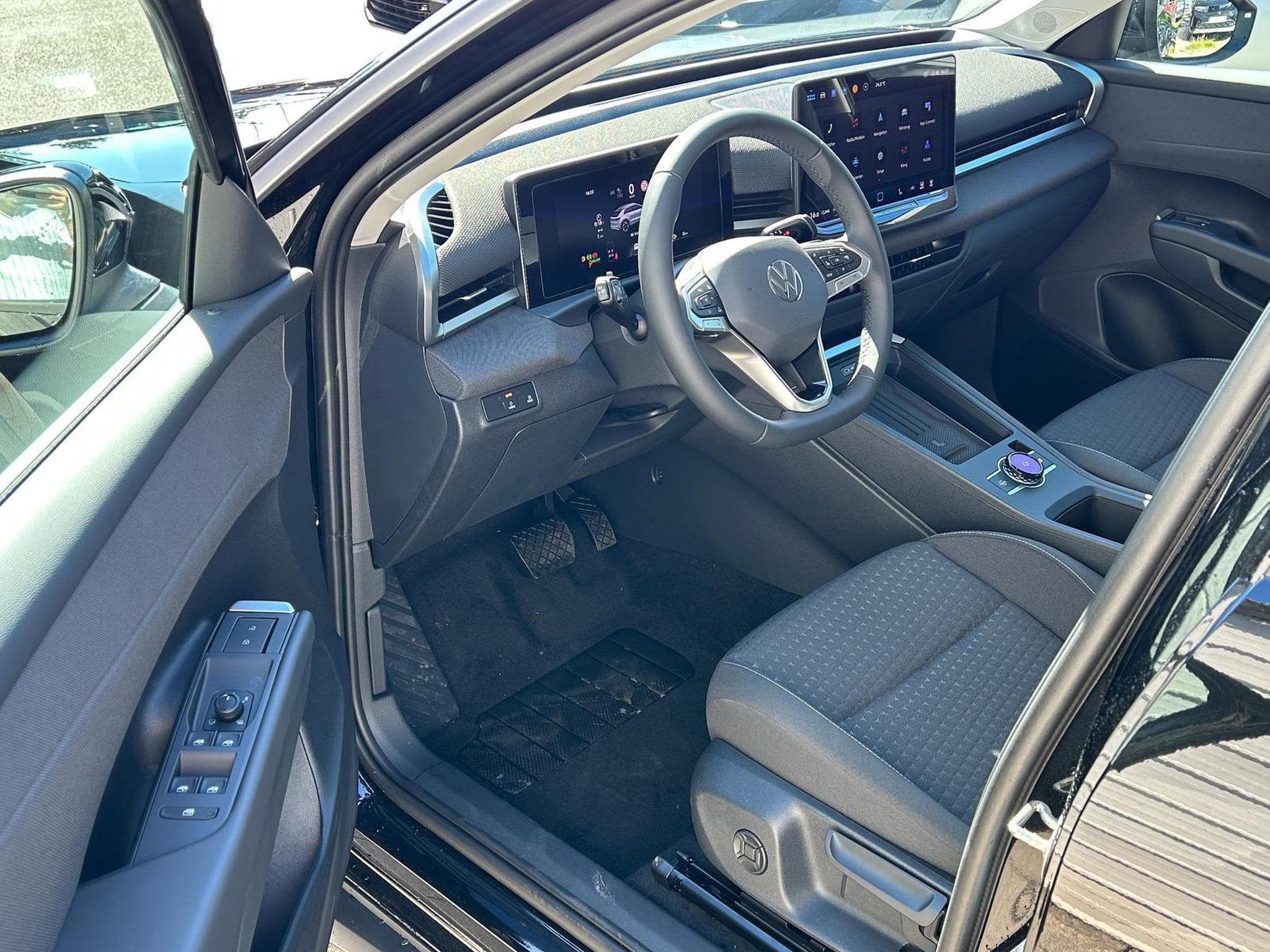 VW T-Roc LIFE (2026) - Photo 6