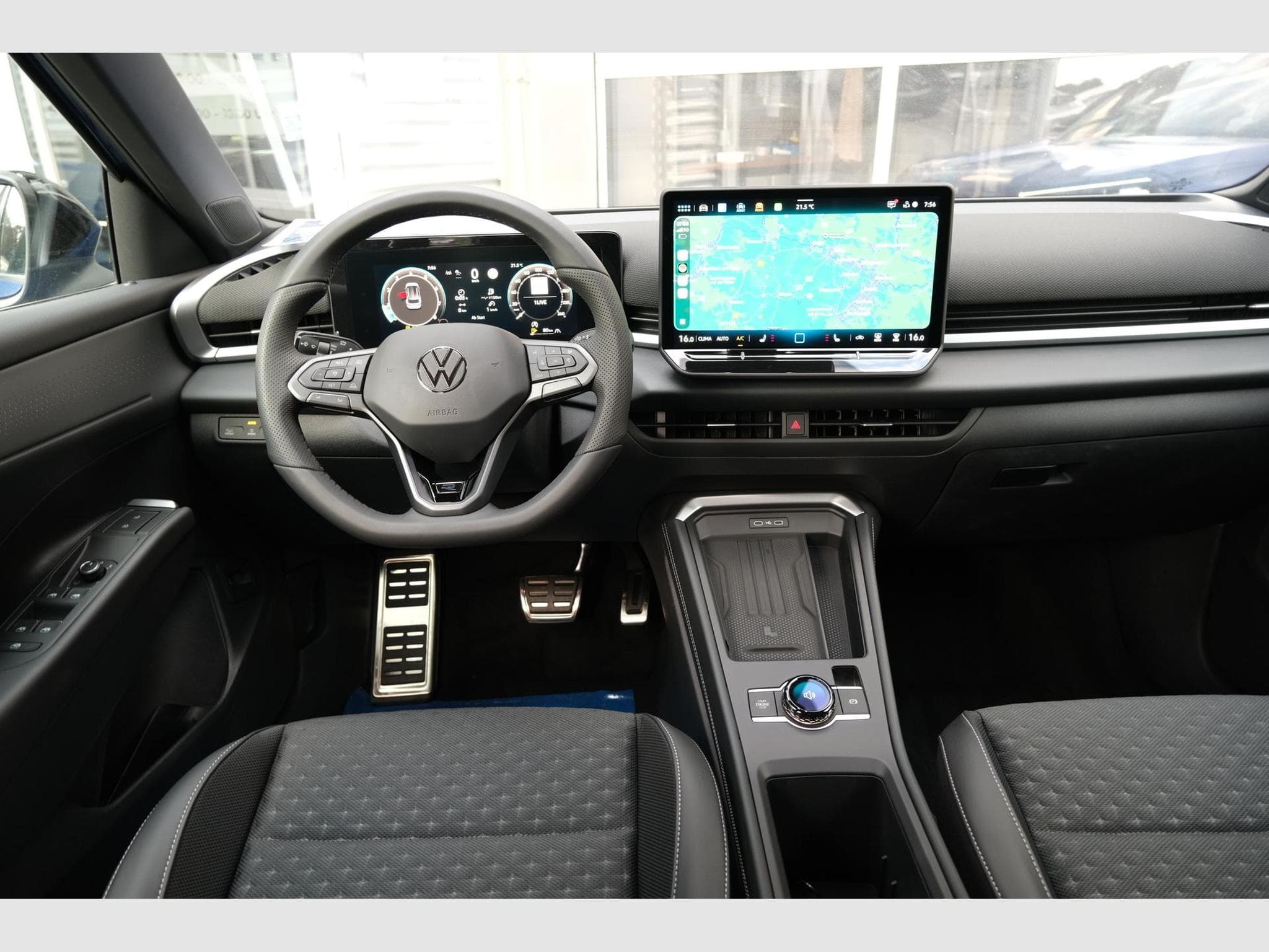 VW T-Roc 1.5 eTSI DSG (2026) - Photo 9