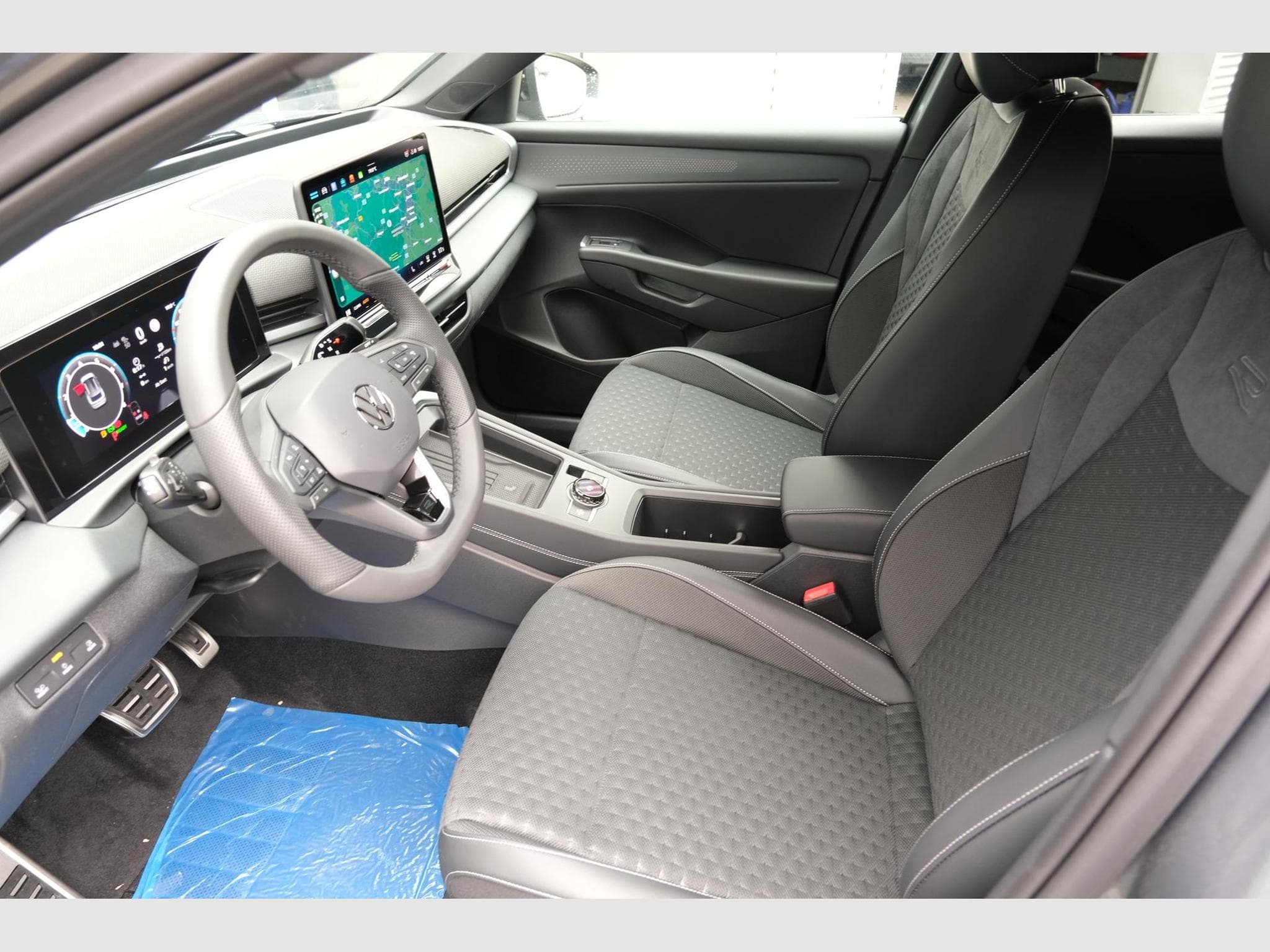 VW T-Roc 1.5 eTSI DSG (2026) - Photo 25