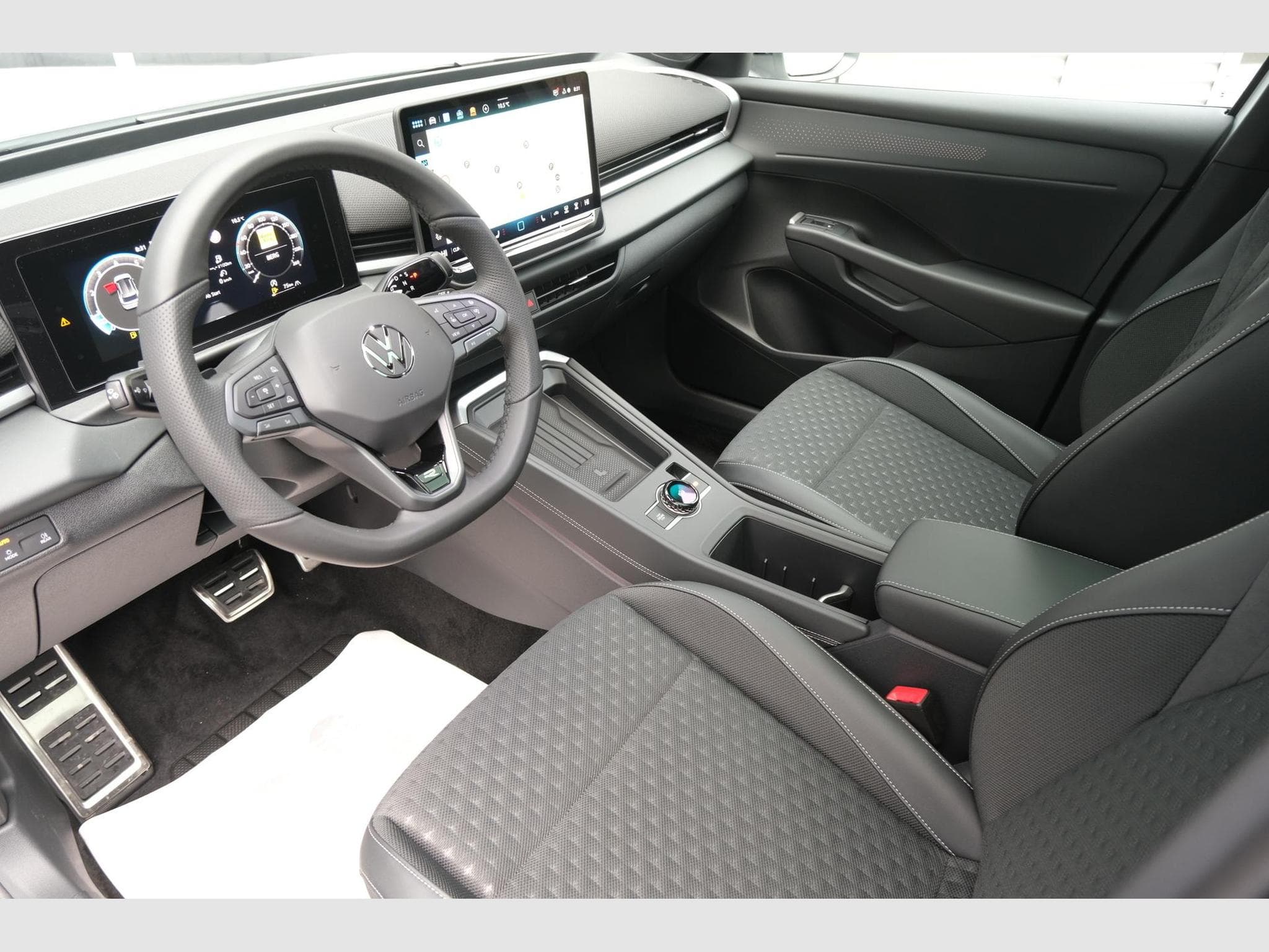 VW T-Roc 1.5 eTSI DSG (2026) - Photo 14