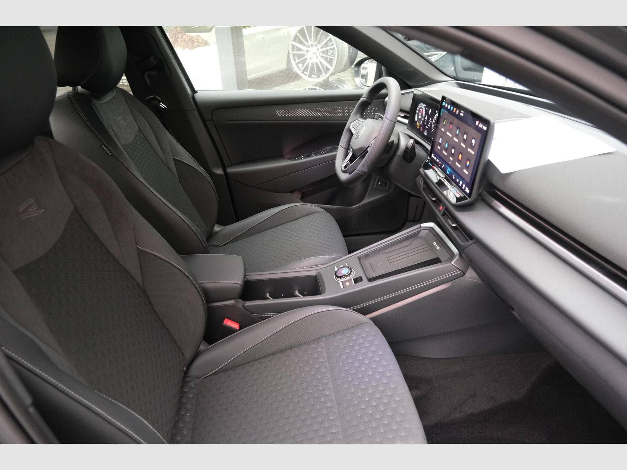 VW T-Roc 1.5 eTSI DSG (2026) - Photo 20
