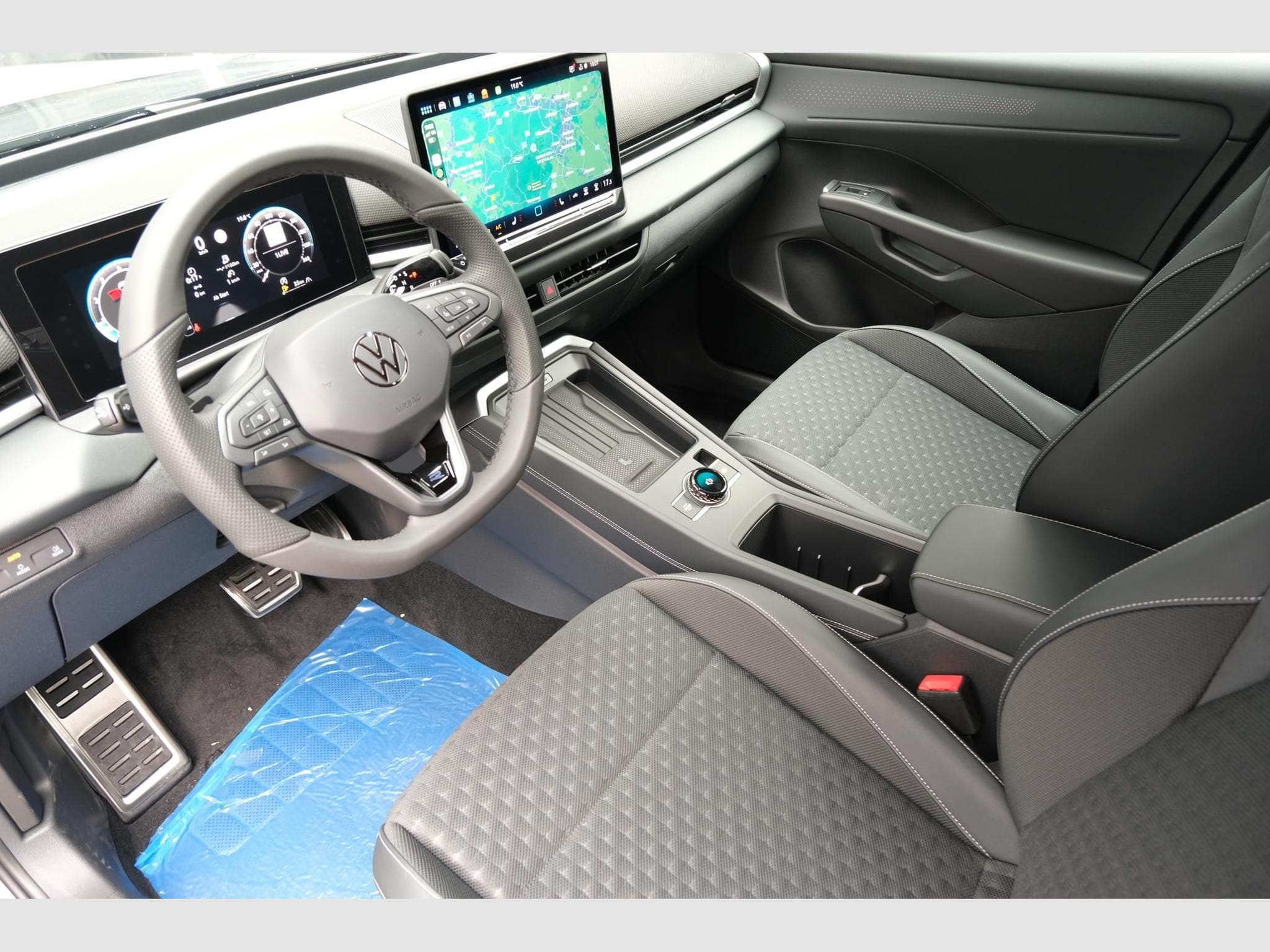 VW T-Roc 1.5 eTSI DSG (2026) - Photo 13