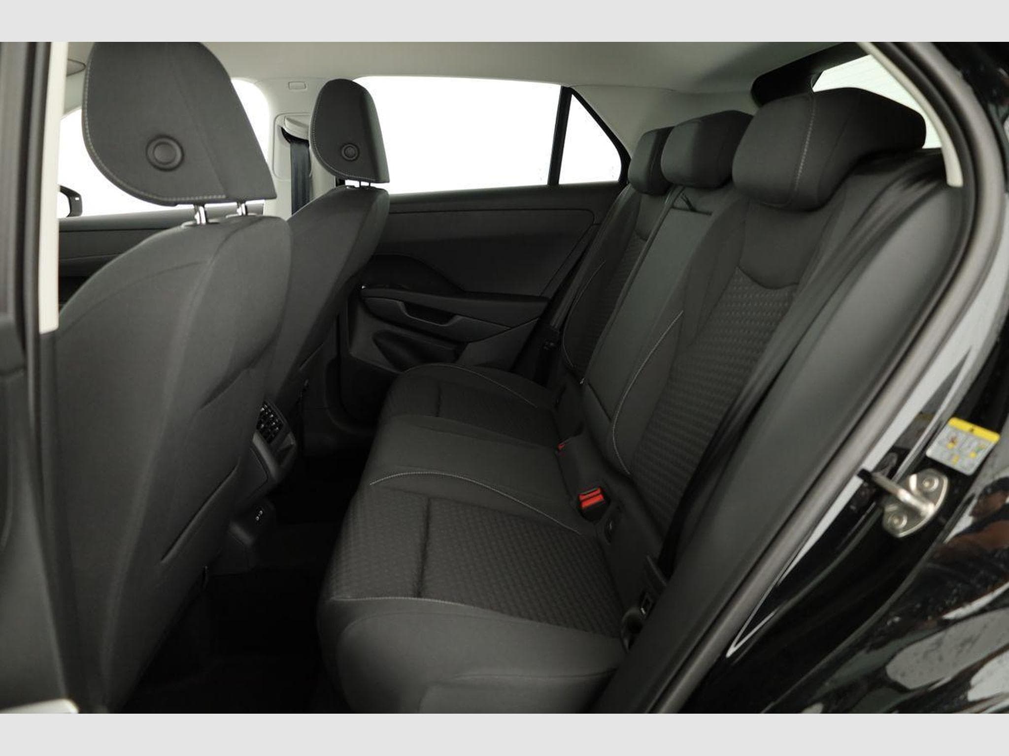 VW T-Roc 1.5 eTSI 110 kW Life (2026) - Photo 10