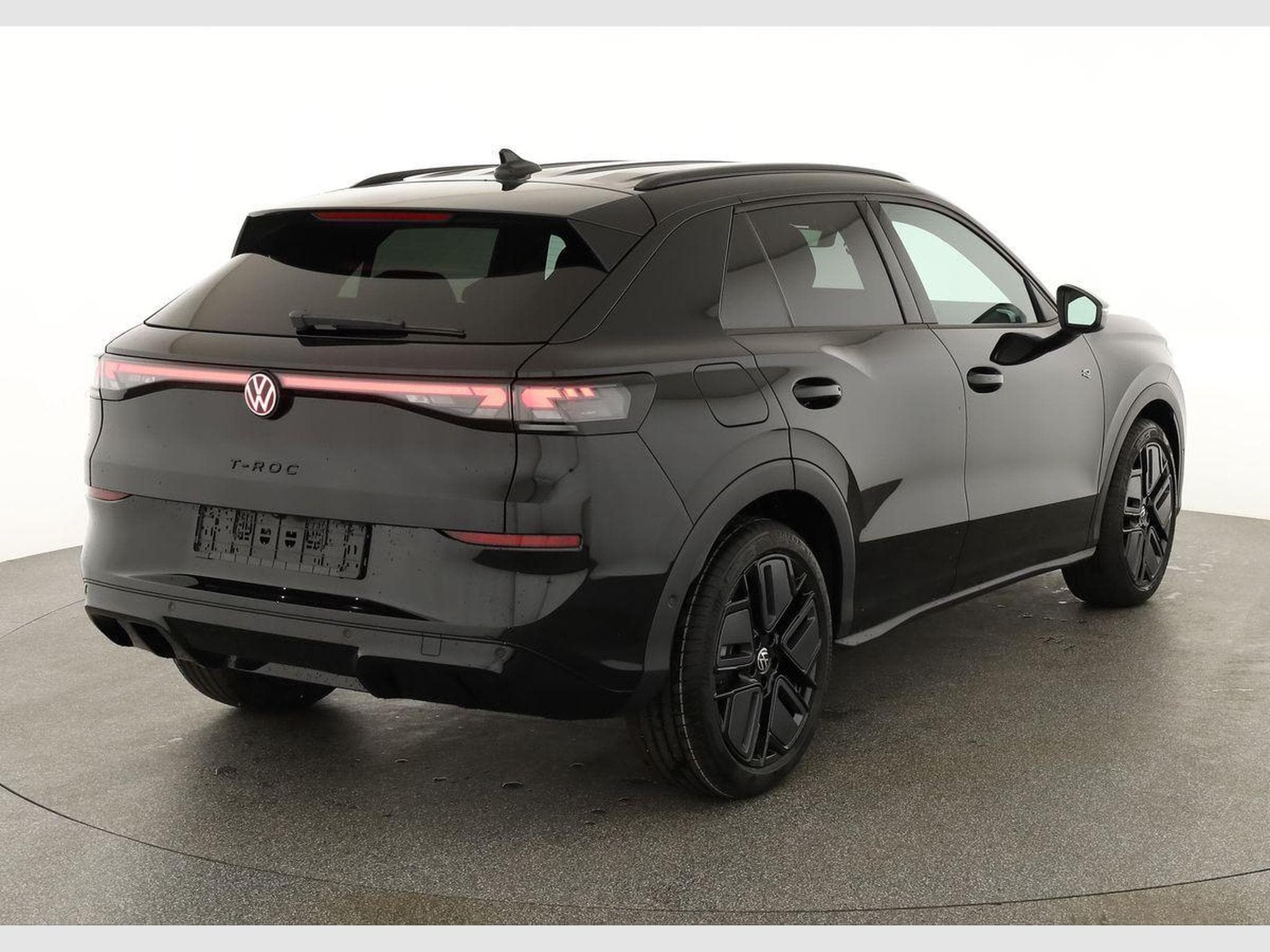 VW T-Roc 1.5 eTSI 110 kW R-Line (2026) - Photo 2