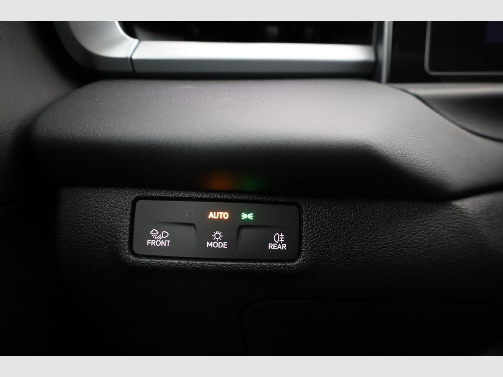 VW T-Roc 1.5 eTSI 110 kW R-Line (2026) - Photo 8