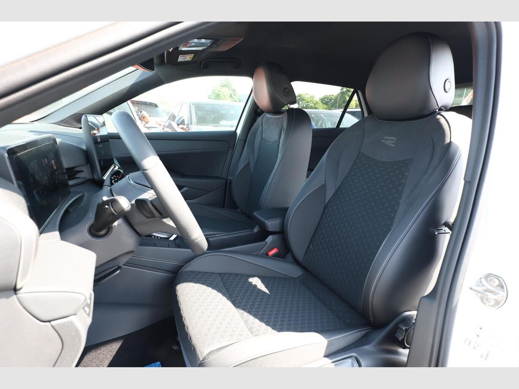 VW T-Roc R-Line (2026) - Foto 6
