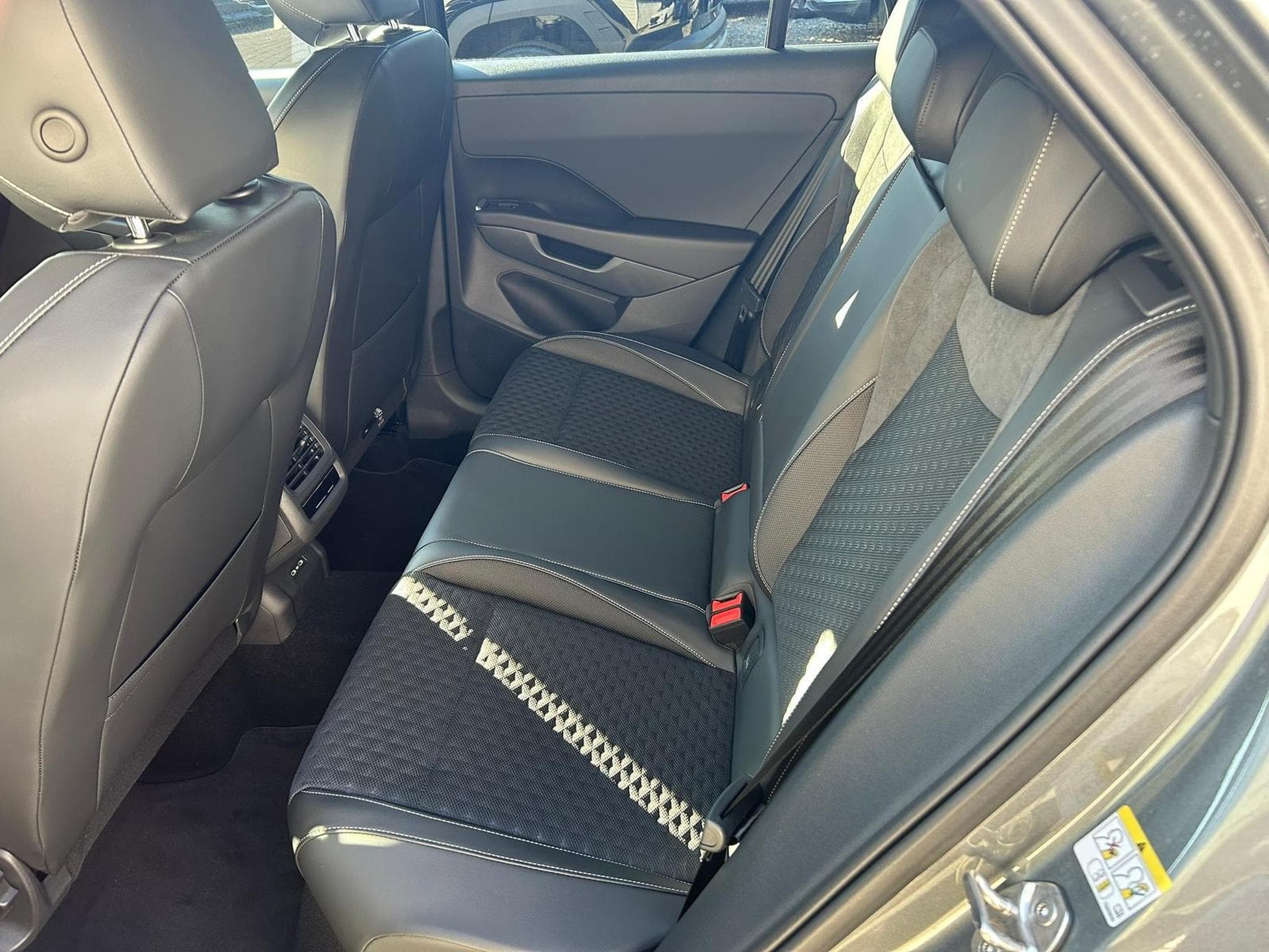 VW T-Roc R-Line (2026) - Foto 11