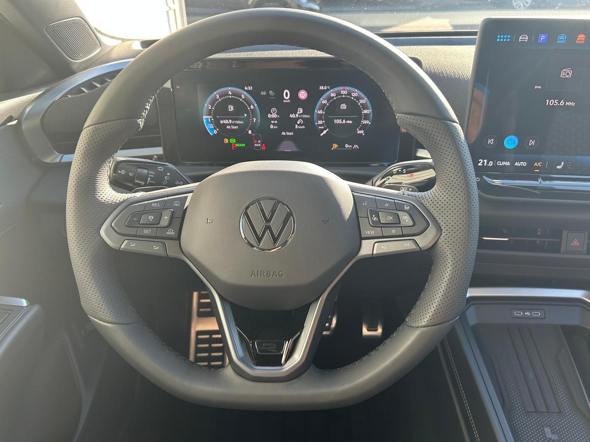 VW T-Roc R-Line (2026) - Foto 8