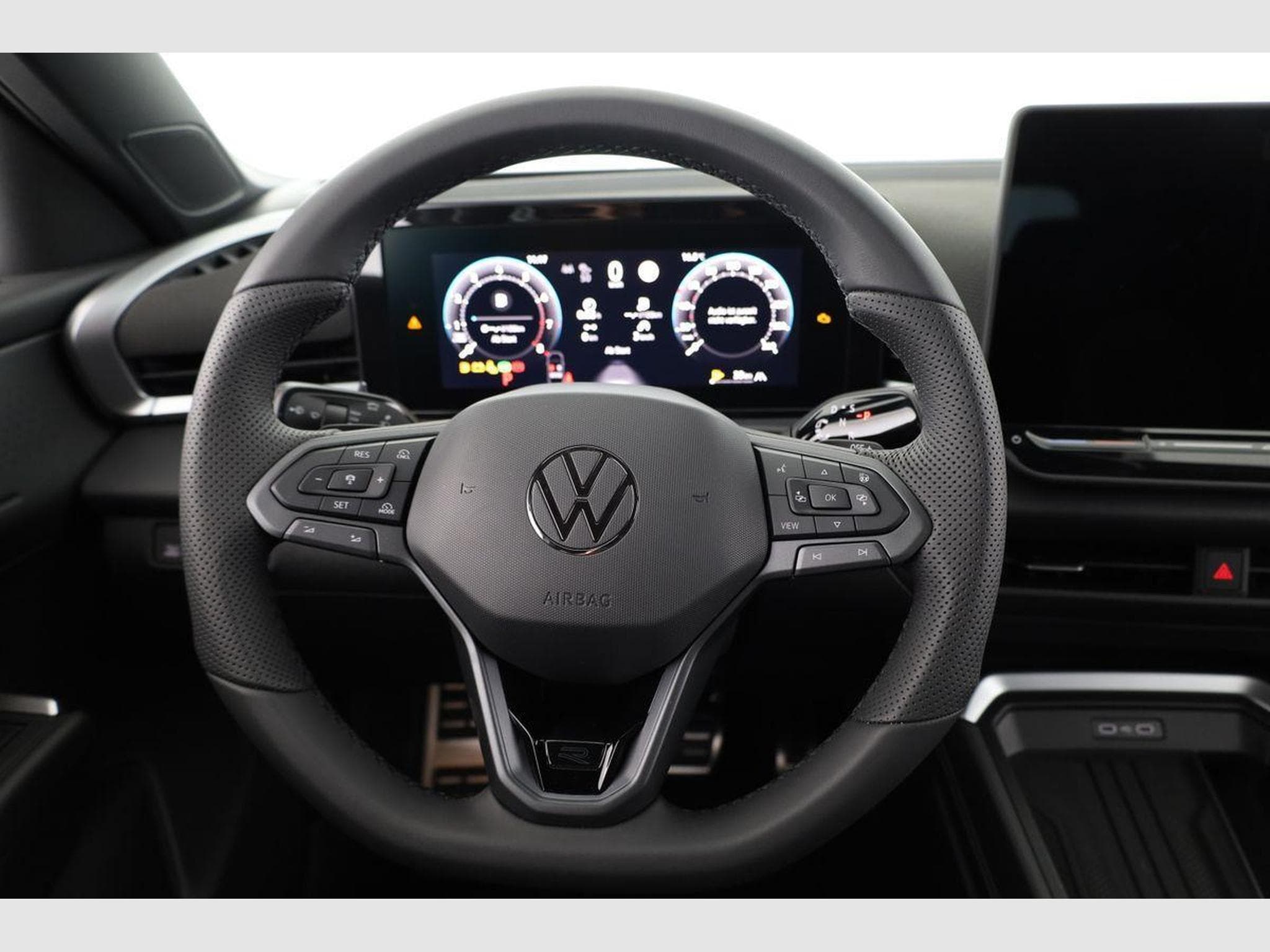 VW T-Roc 1.5 eTSI 110 kW R-Line (2026) - Foto 5