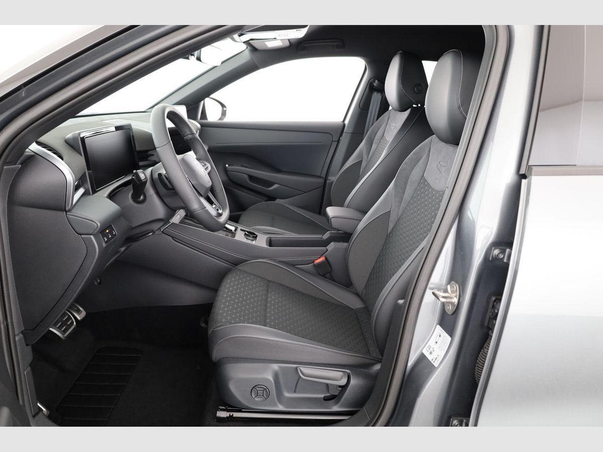 VW T-Roc 1.5 eTSI 110 kW R-Line (2026) - Foto 9