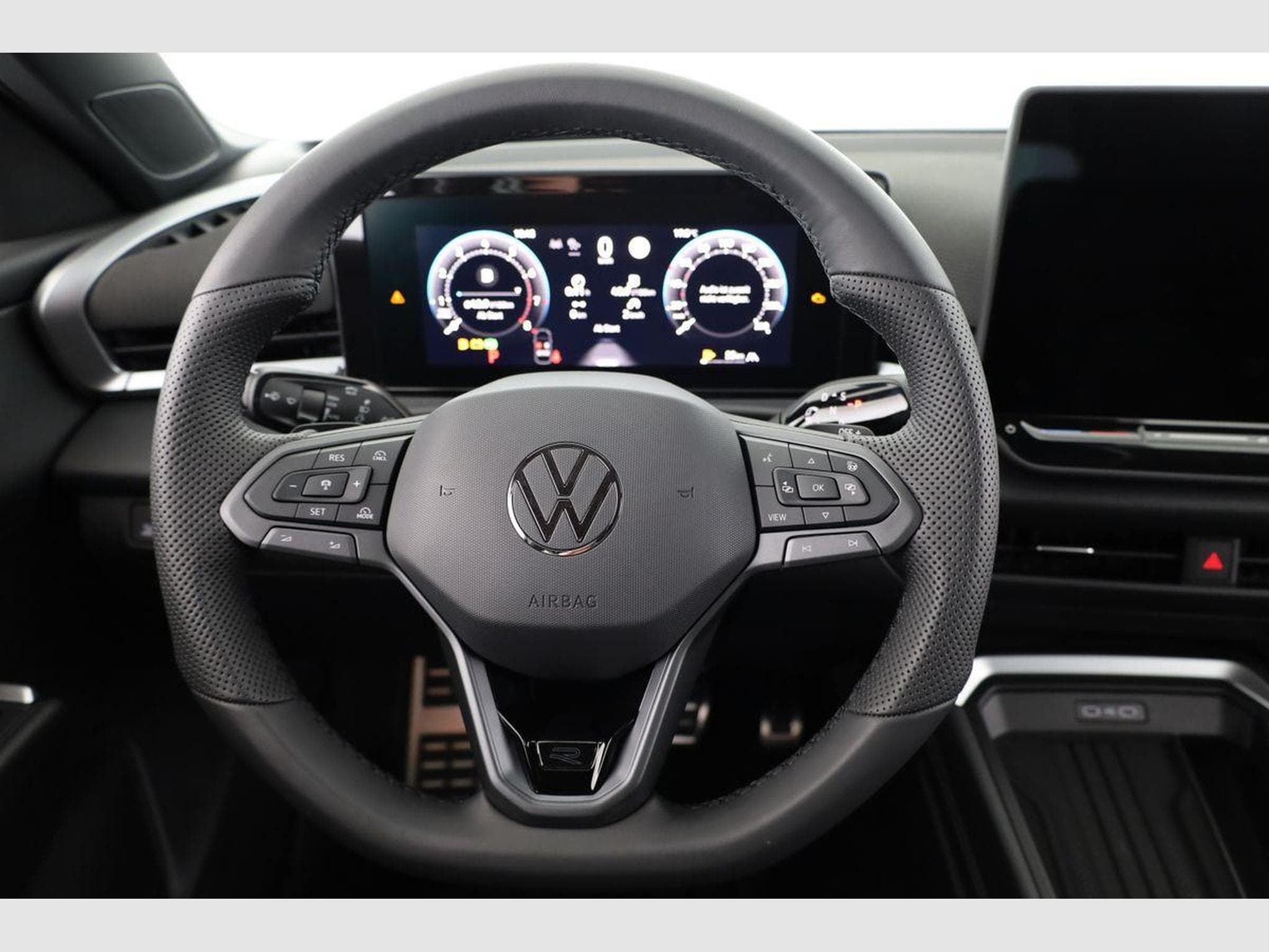 VW T-Roc 1.5 eTSI 110 kW R-Line (2026) - Foto 5
