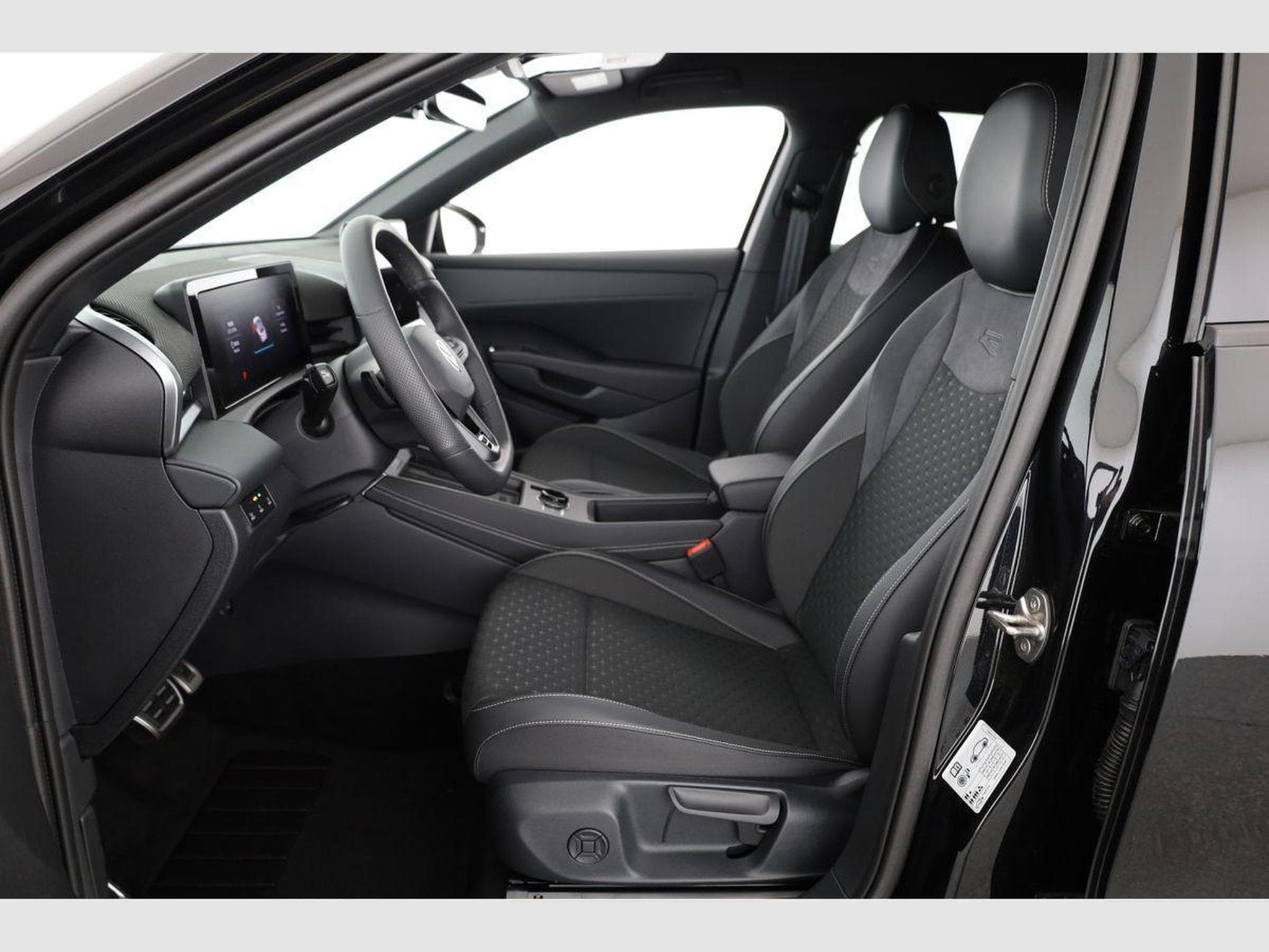 VW T-Roc 1.5 eTSI 110 kW R-Line (2026) - Foto 9