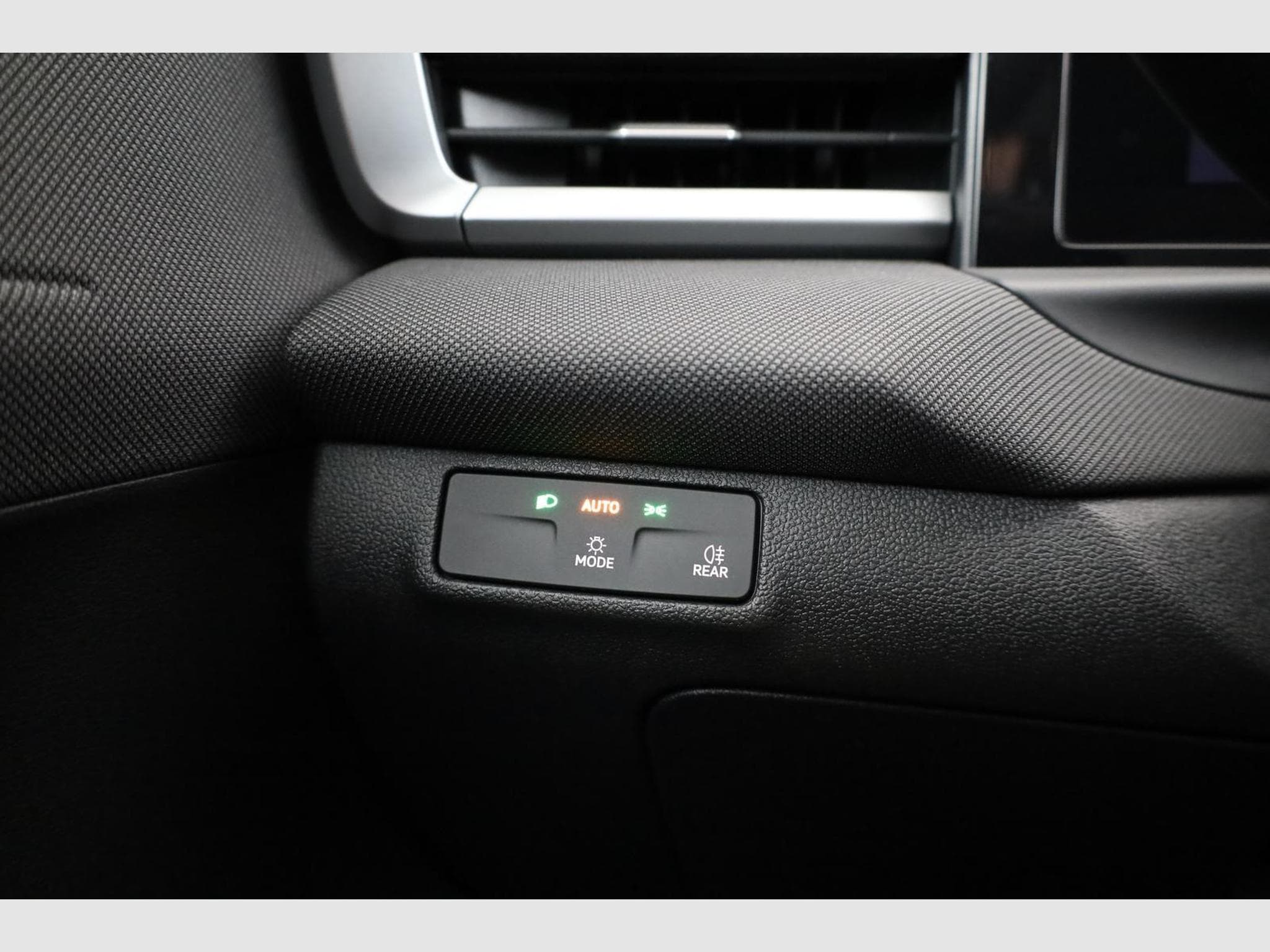 VW T-Roc 1.5 eTSI 110 kW Life (2026) - Foto 8