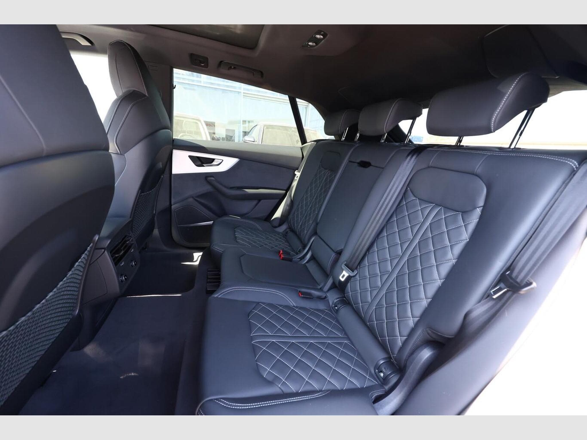 Audi Q8 S line (2026) - Foto 10