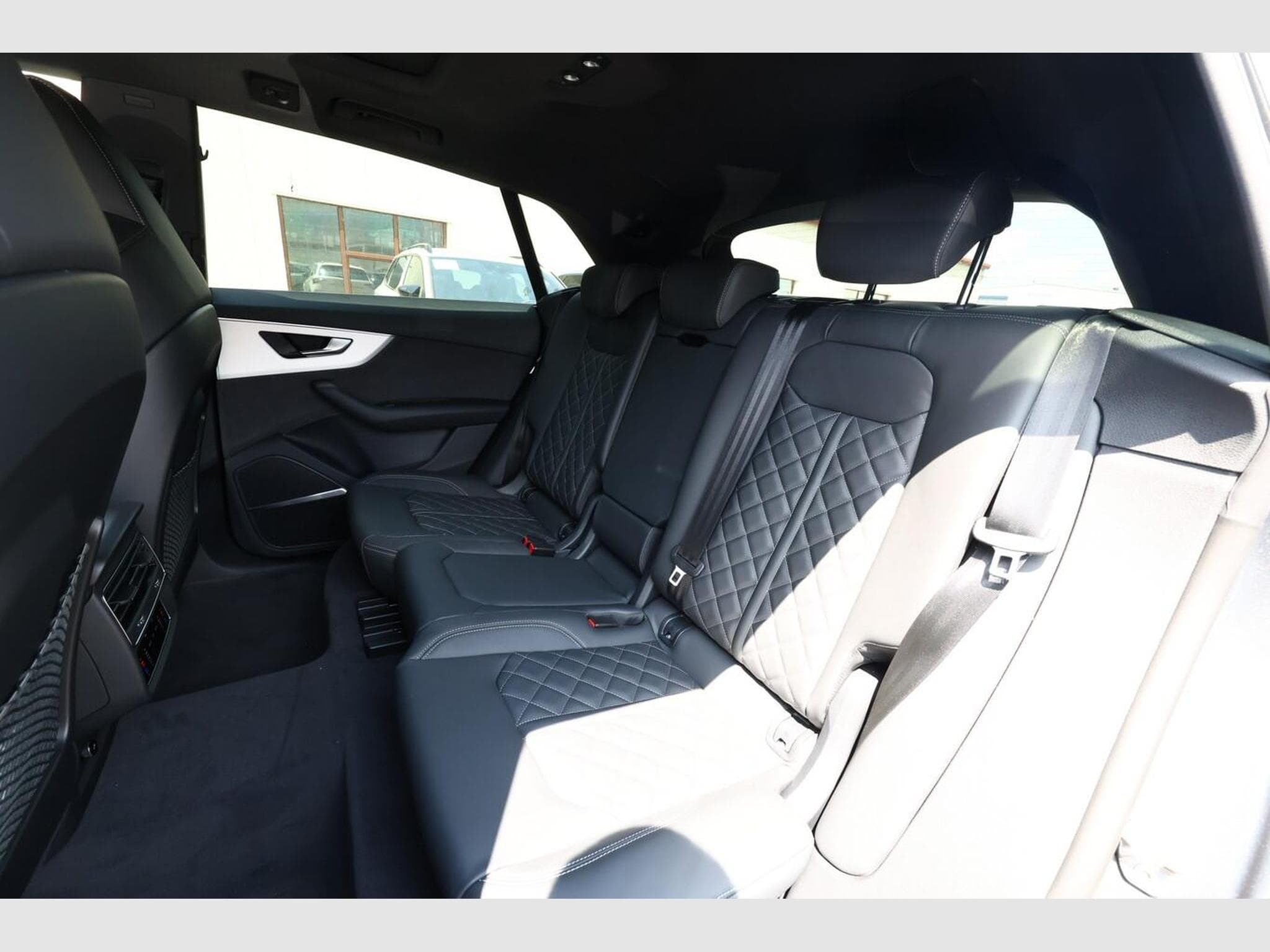 Audi Q8 S line (2026) - Foto 10