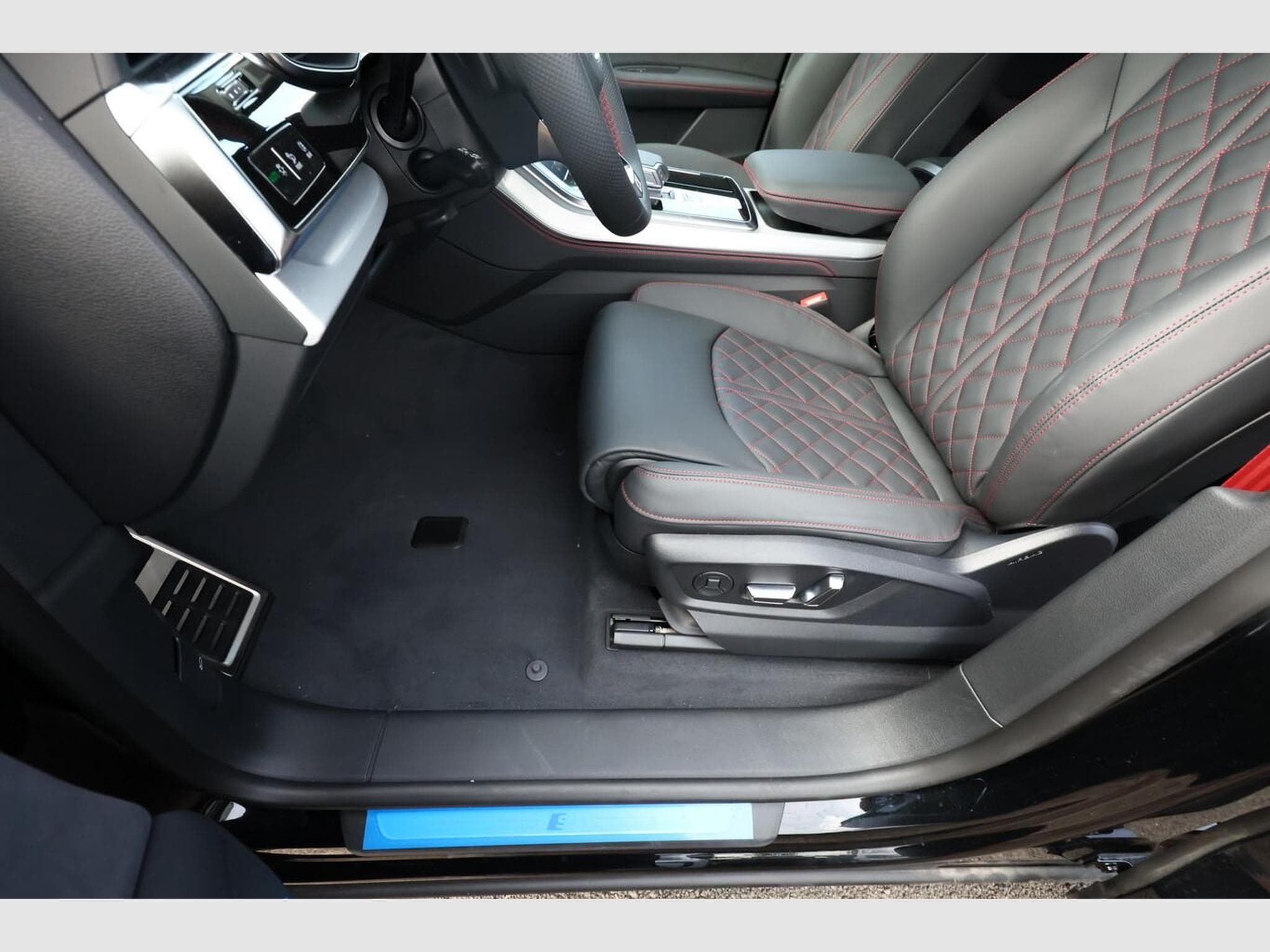 Audi Q8 S line (2026) - Photo 11