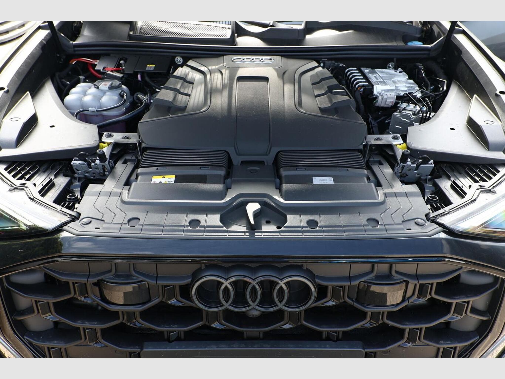 Audi Q8 S line (2026) - Photo 9